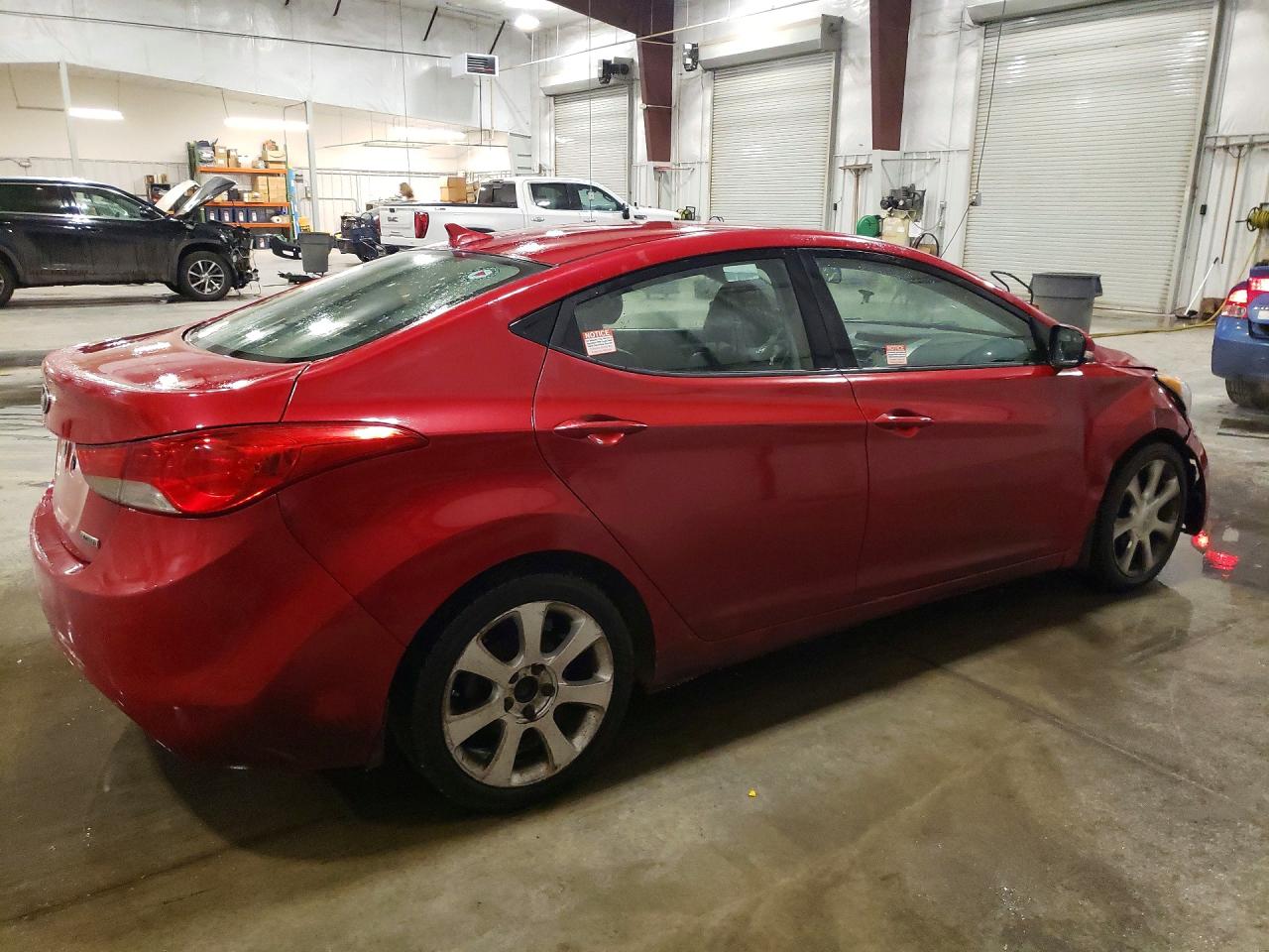 2013 Hyun Elantra Maroon vin: KMHDH4AEXDU943115