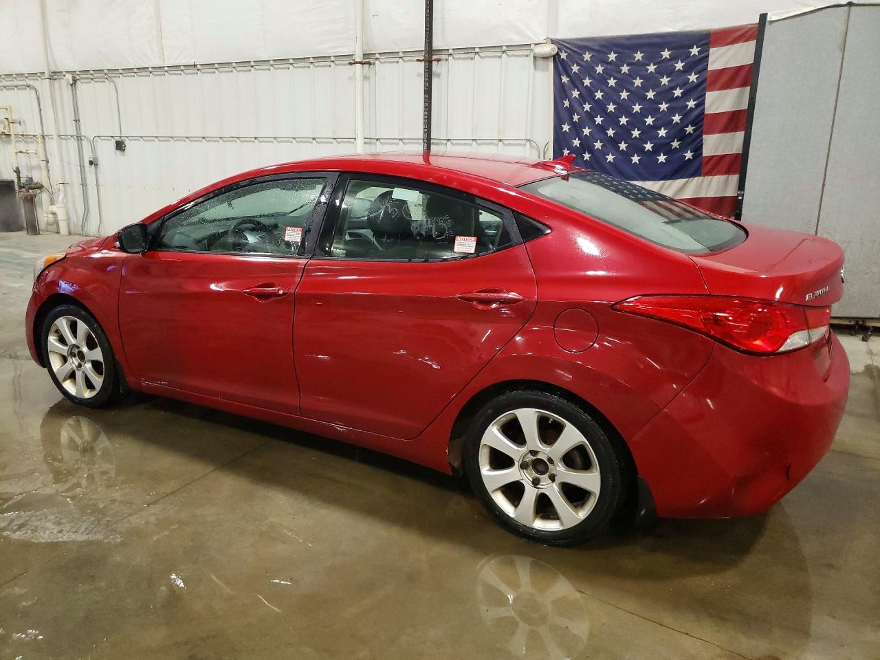 2013 Hyun Elantra Maroon vin: KMHDH4AEXDU943115
