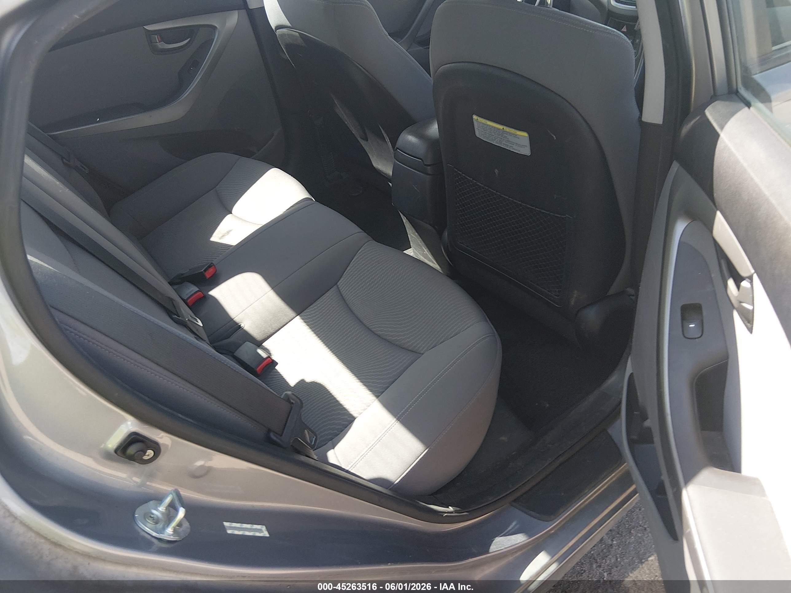 2015 Hyundai Elantra Se Silver vin: KMHDH4AEXFU222389