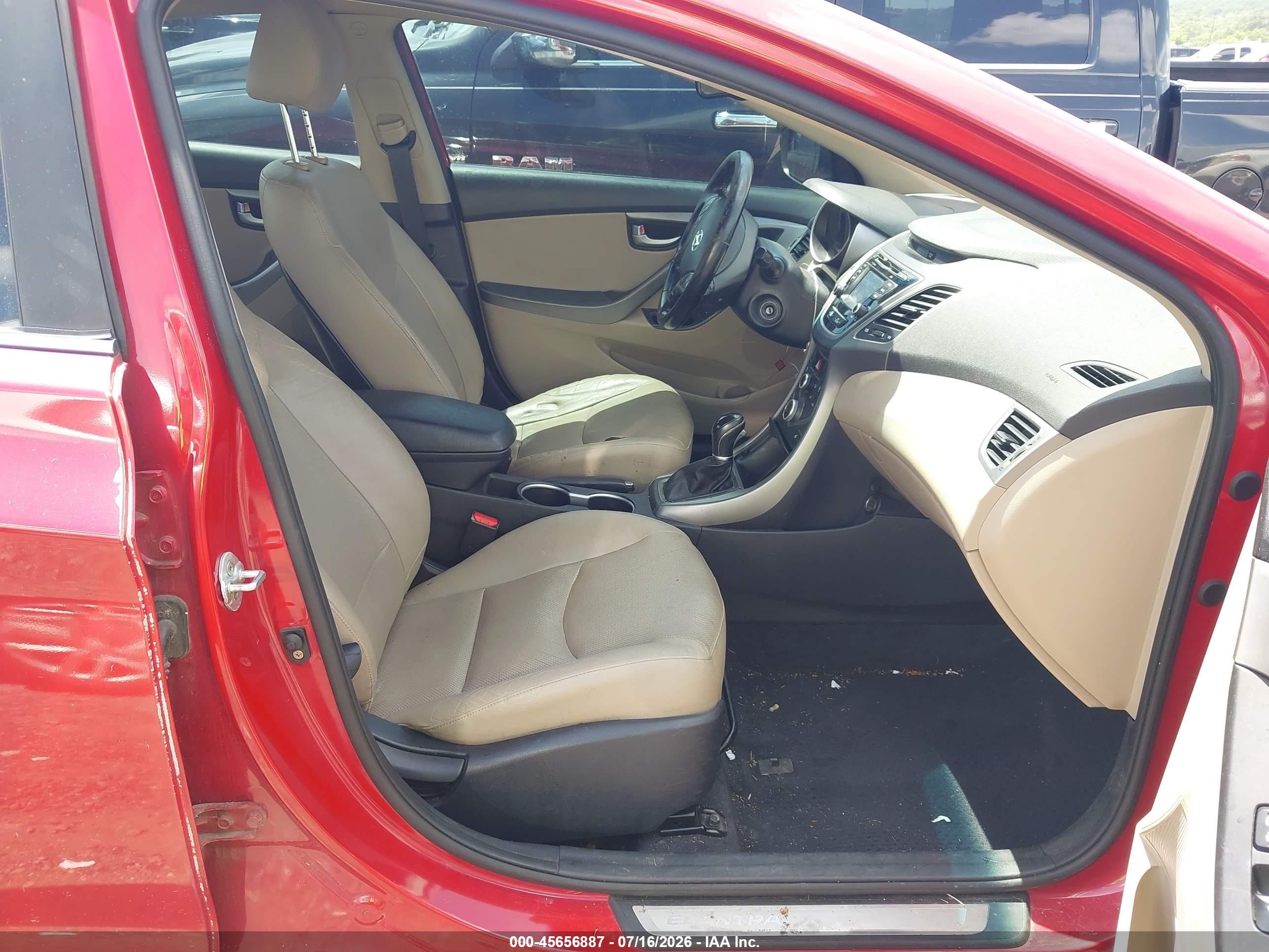 2015 Hyundai Elantra Limited Red vin: KMHDH4AEXFU304123