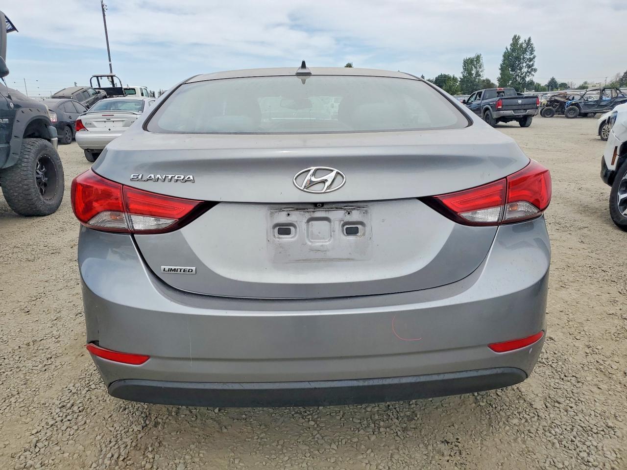 2015 Hyundai Elantra Limited Silver vin: KMHDH4AEXFU344458