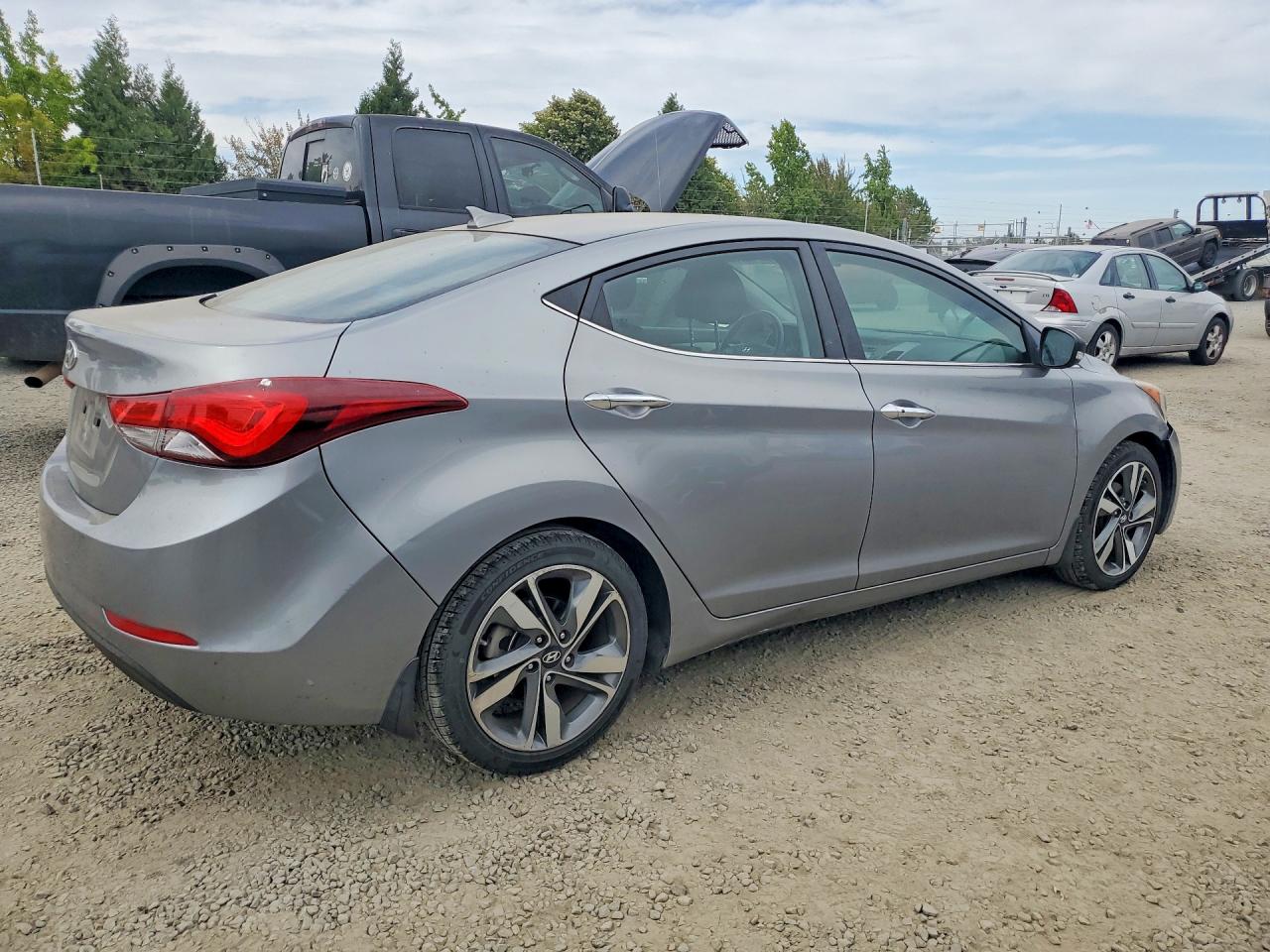 2015 Hyundai Elantra Limited Silver vin: KMHDH4AEXFU344458