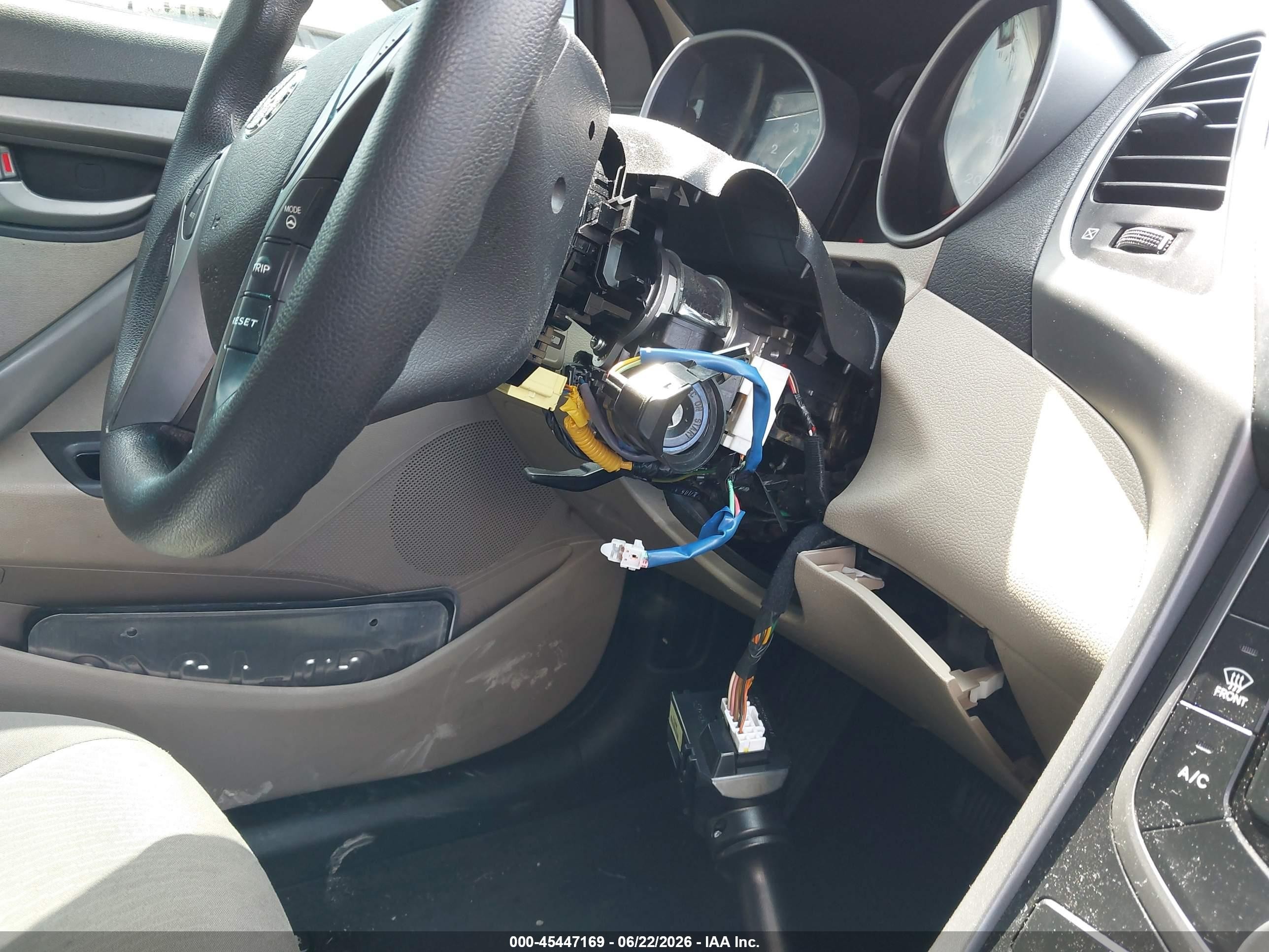 2015 Hyundai Elantra Se Blue vin: KMHDH4AEXFU358148