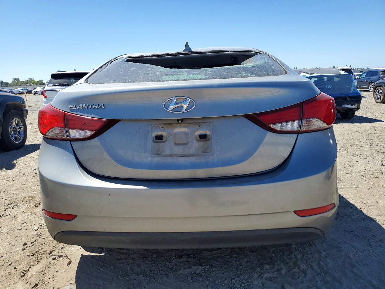 2015 Hyundai Elantra Silver vin: KMHDH4AEXFU419126