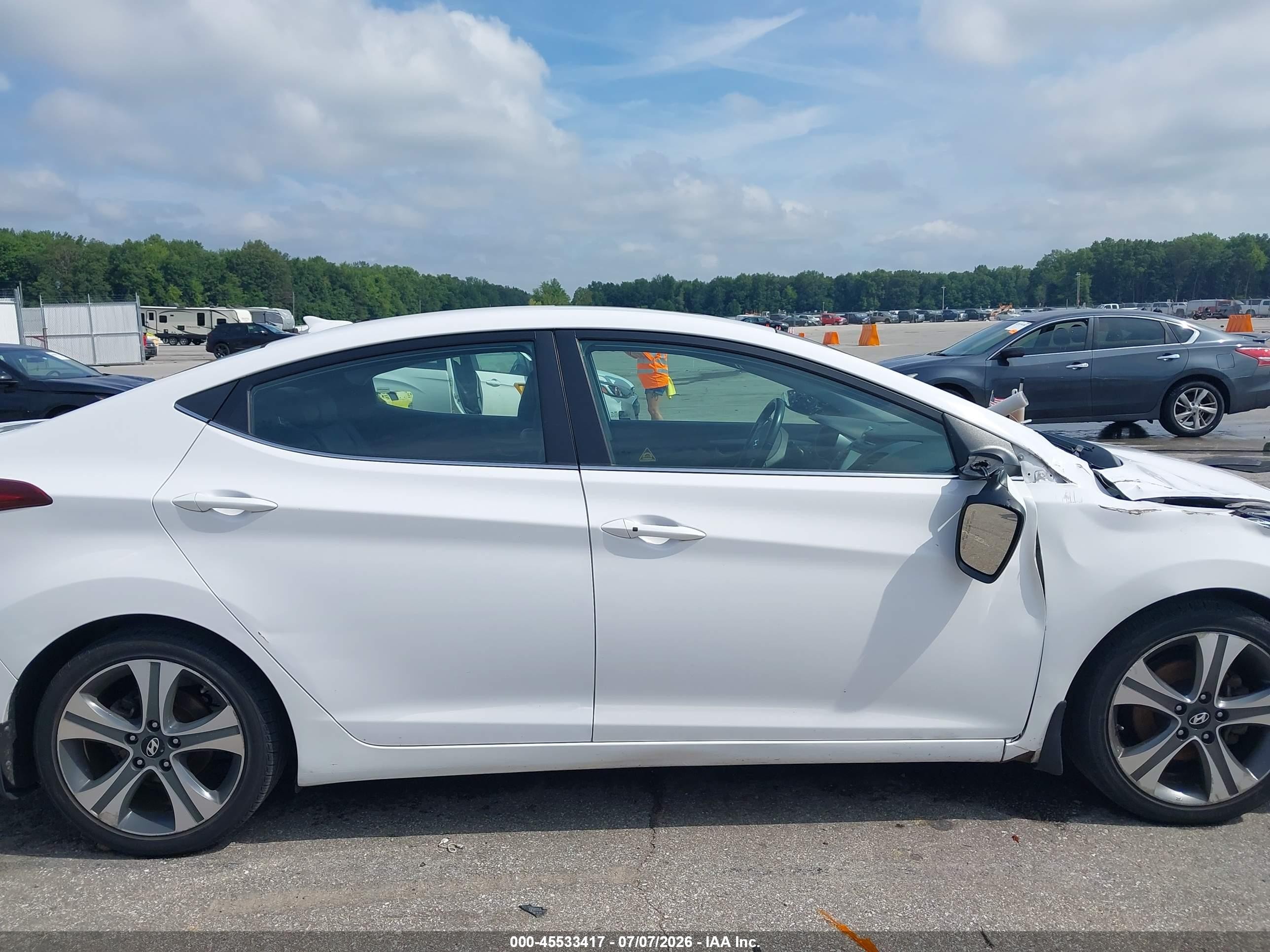 2015 Hyundai Elantra Sport Белый vin: KMHDH4AH1FU282636