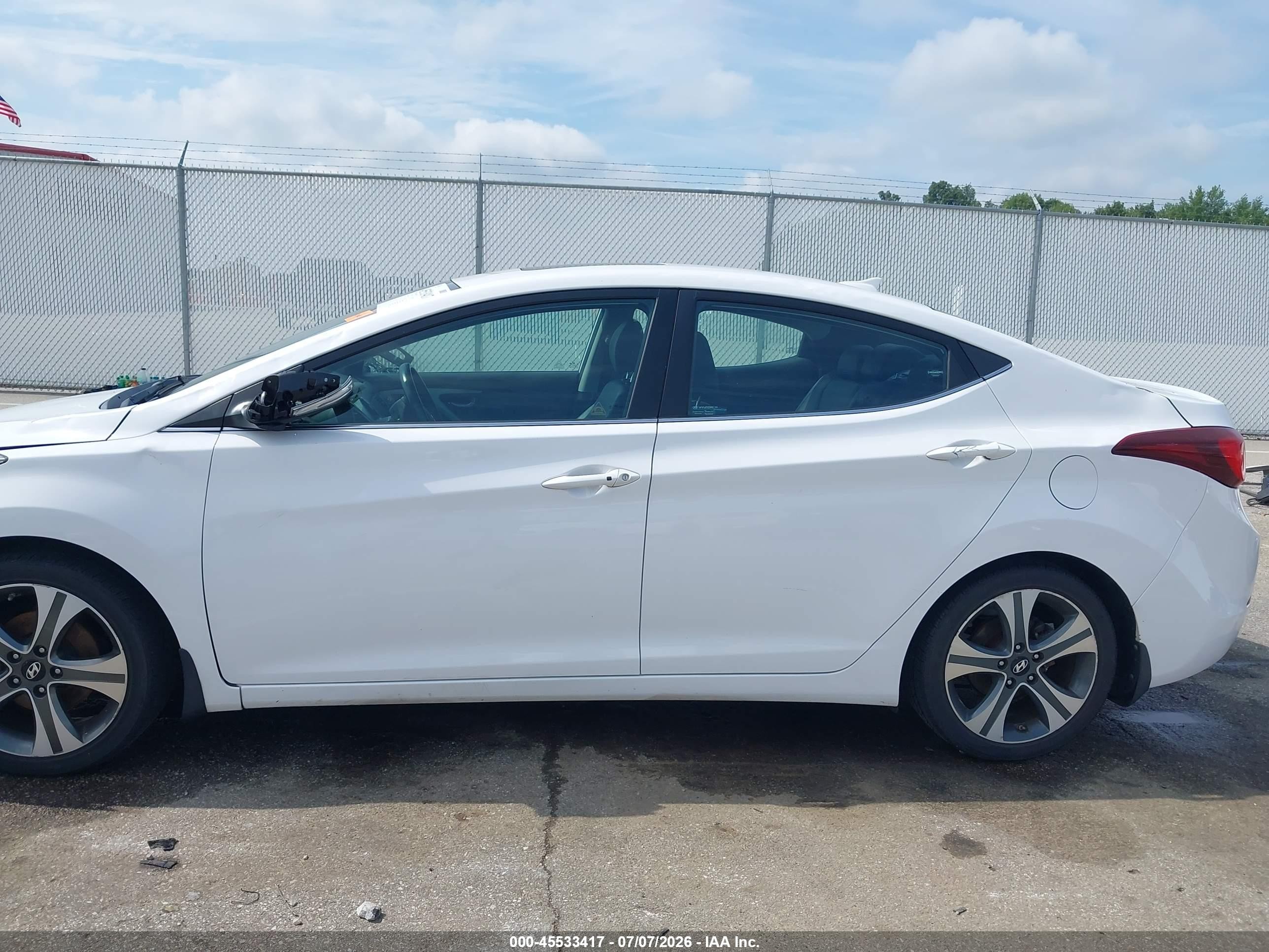 2015 Hyundai Elantra Sport Белый vin: KMHDH4AH1FU282636