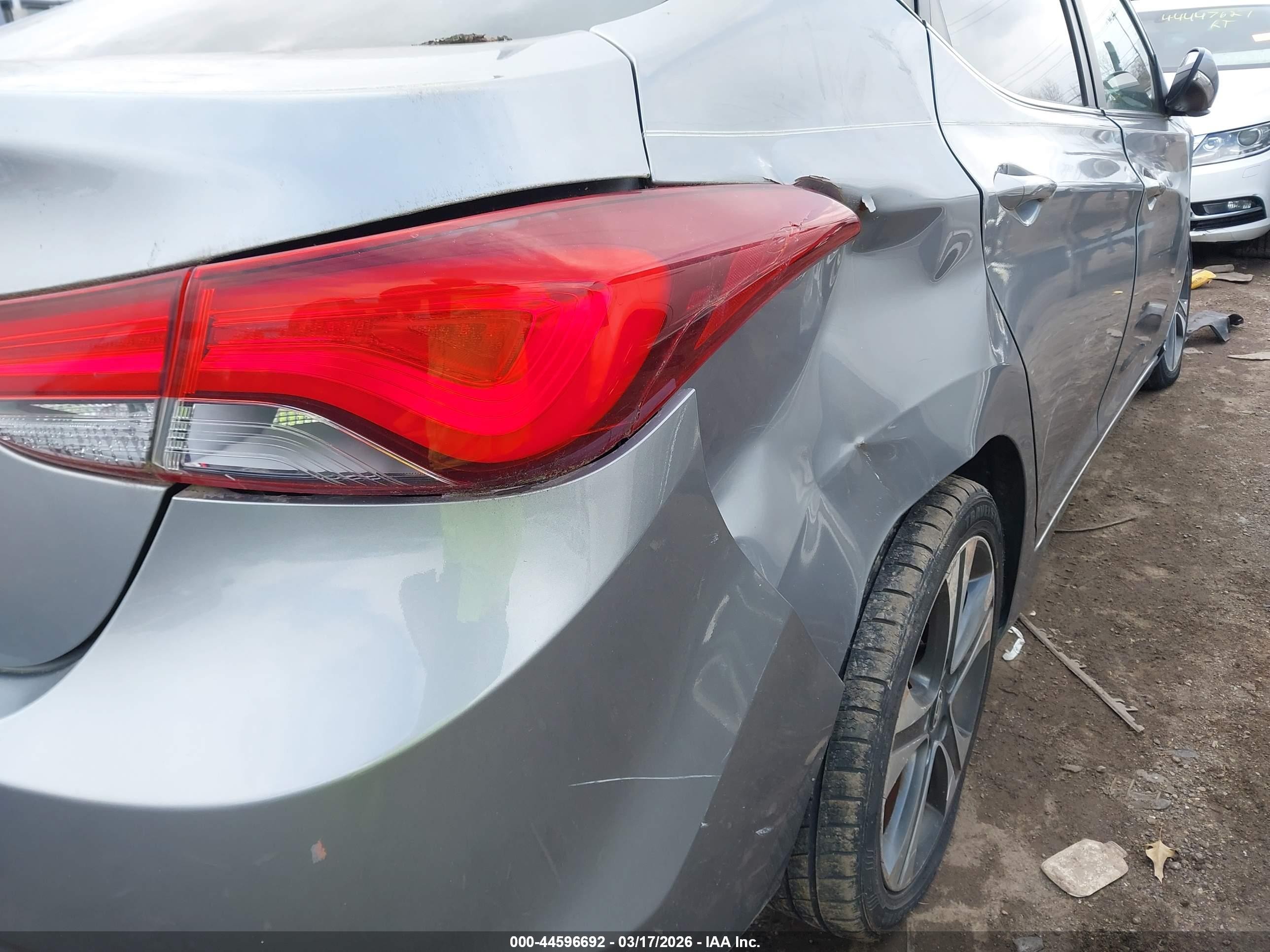 2014 Hyundai Elantra Sport Silver vin: KMHDH4AH2EU167025