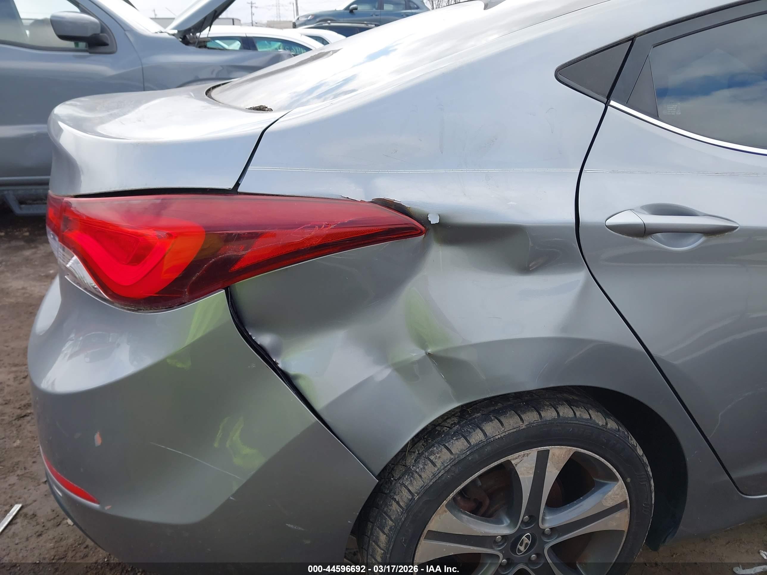 2014 Hyundai Elantra Sport Silver vin: KMHDH4AH2EU167025