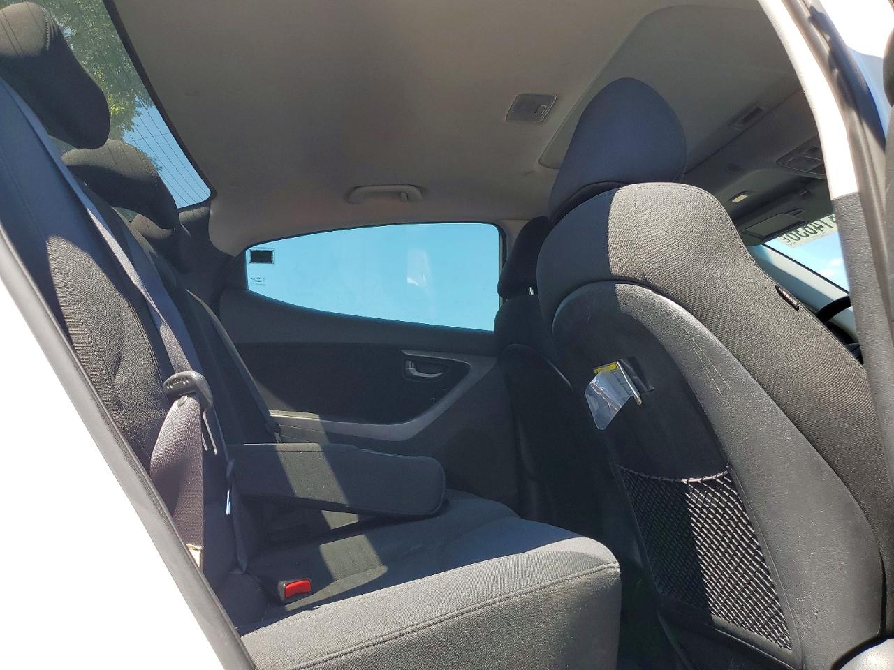 2015 Hyundai Elantra Белый vin: KMHDH4AH6FU418405