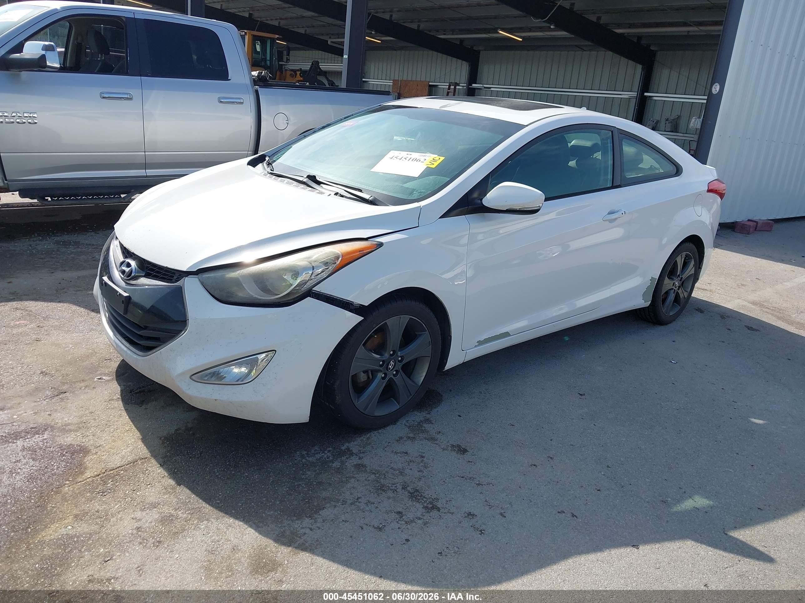 2013 Hyundai Elantra Se White vin: KMHDH6AE0DU006219