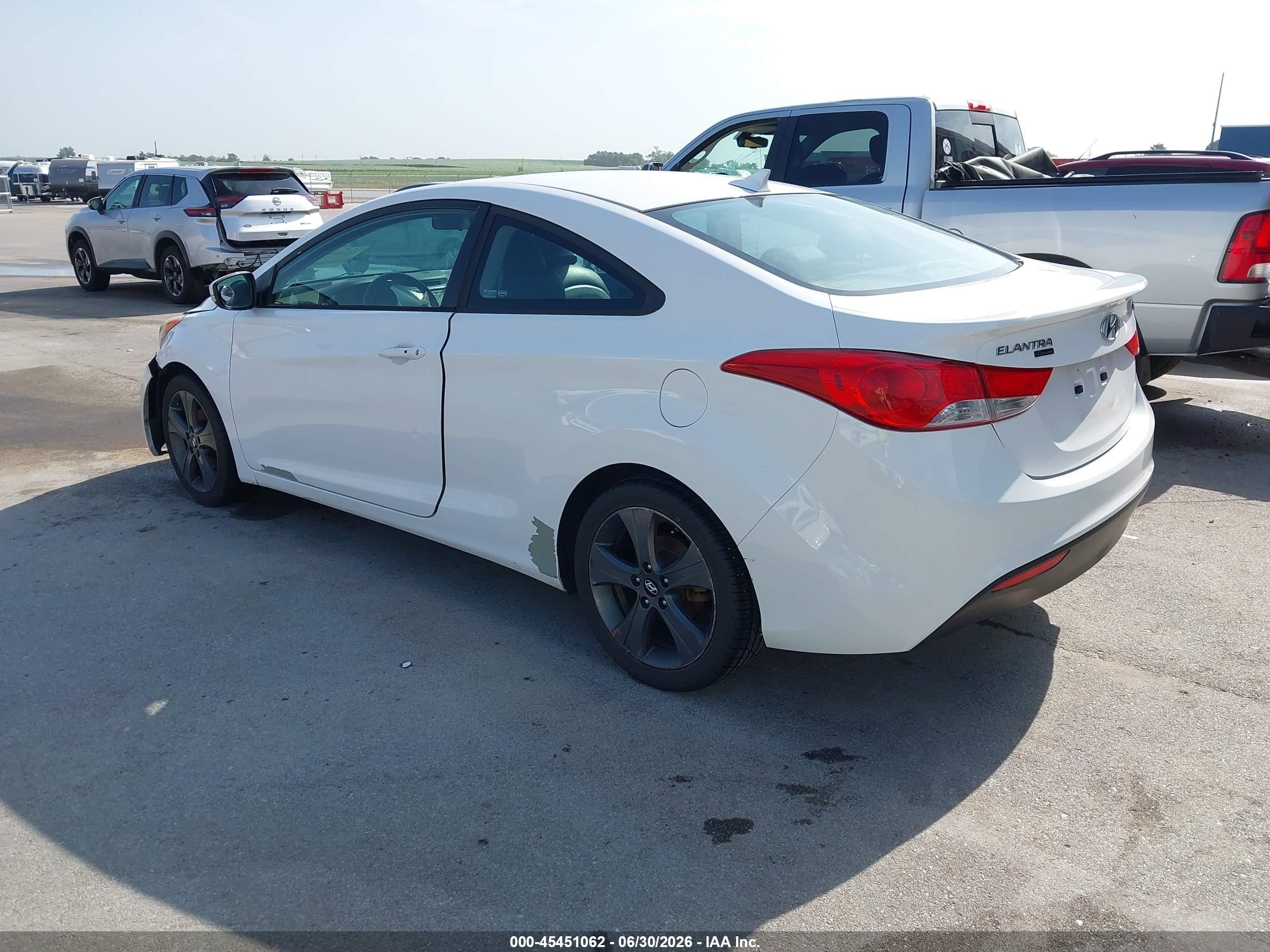 2013 Hyundai Elantra Se White vin: KMHDH6AE0DU006219