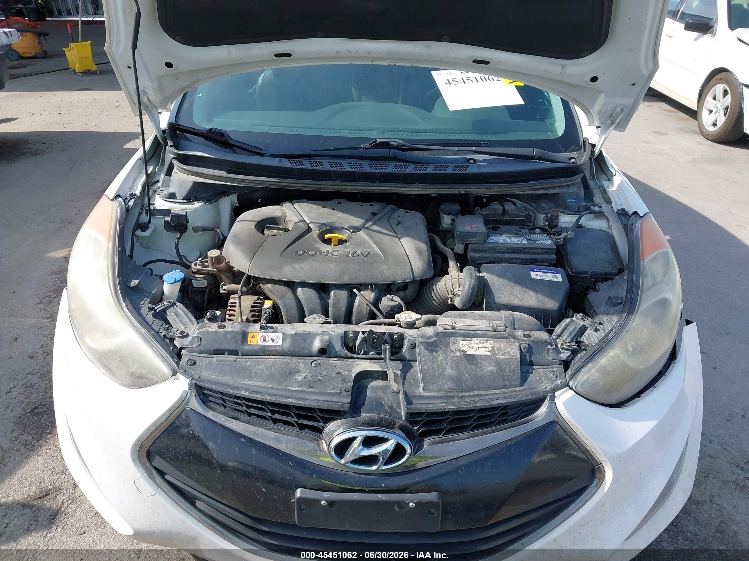 2013 Hyundai Elantra Se White vin: KMHDH6AE0DU006219