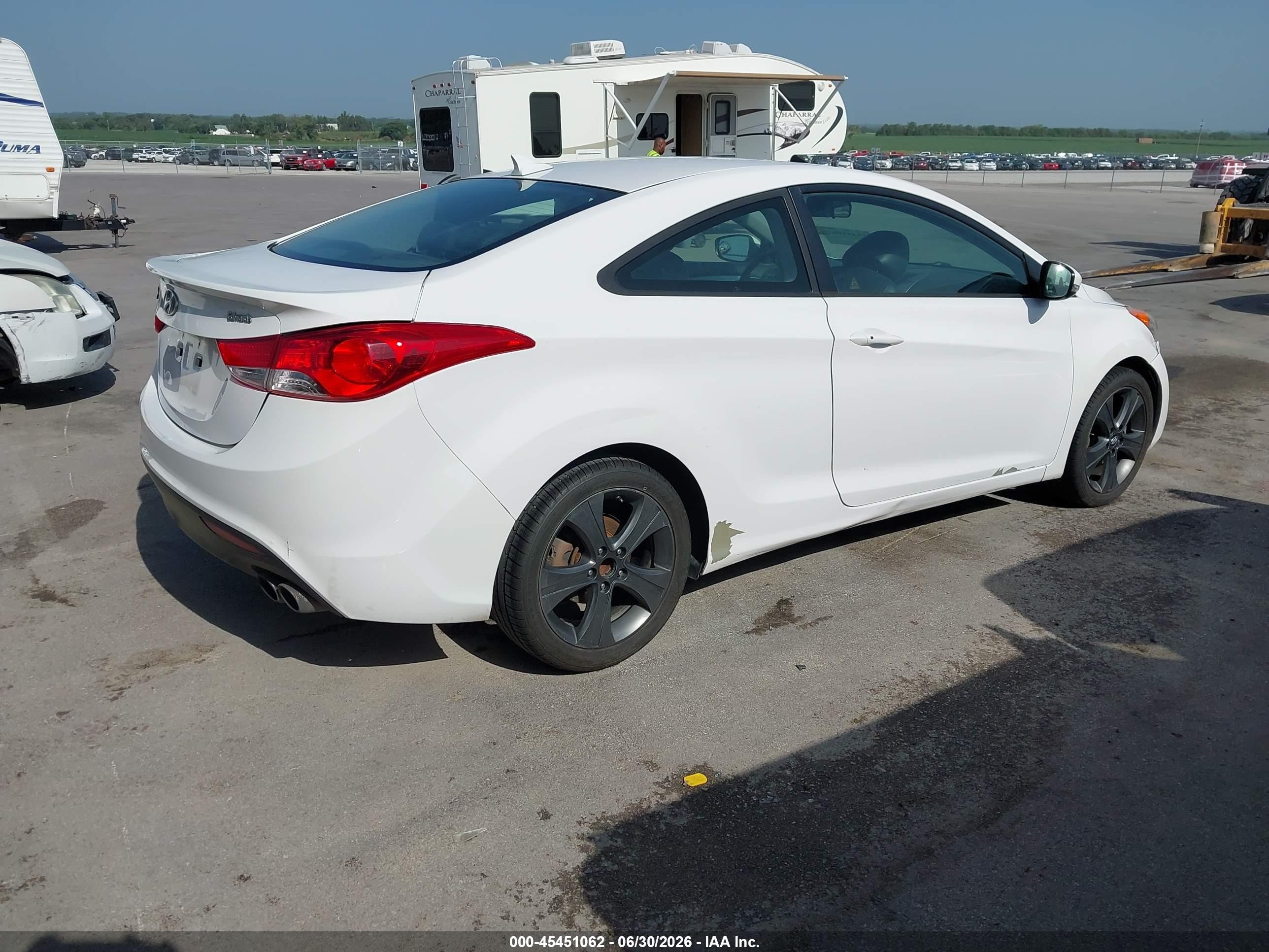 2013 Hyundai Elantra Se White vin: KMHDH6AE0DU006219