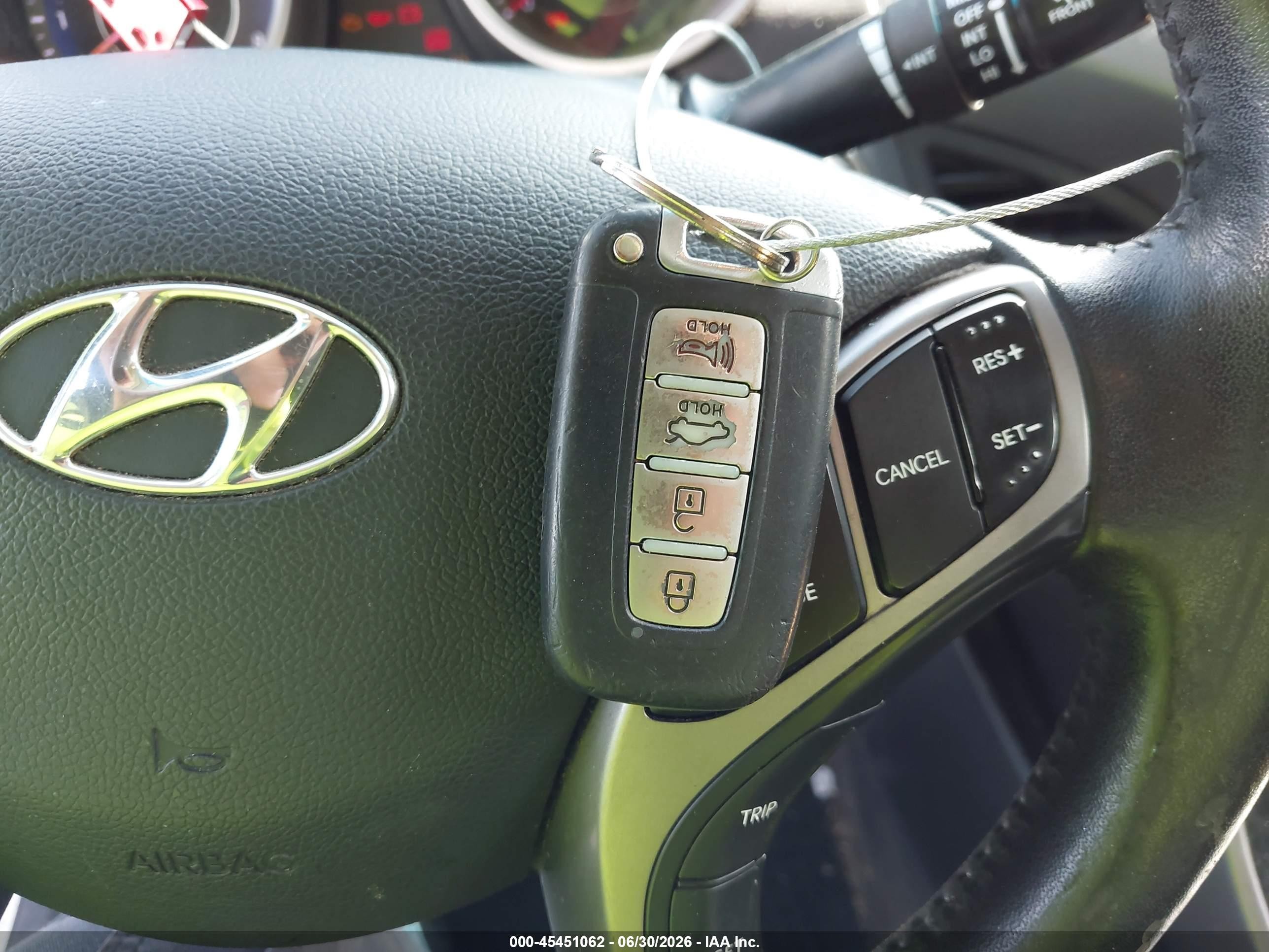 2013 Hyundai Elantra Se White vin: KMHDH6AE0DU006219