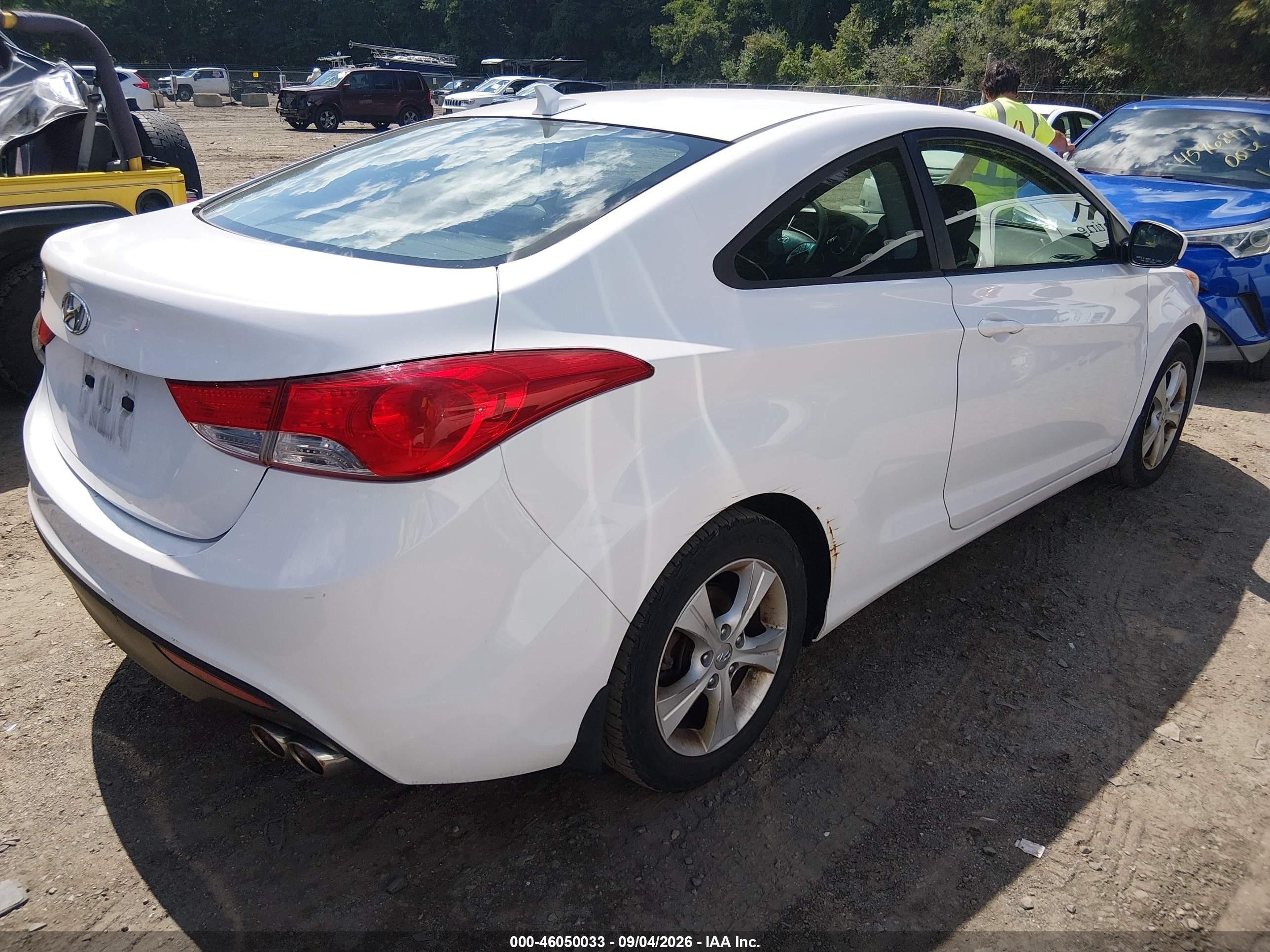 2013 Hyundai Elantra Gs Белый vin: KMHDH6AE0DU020461