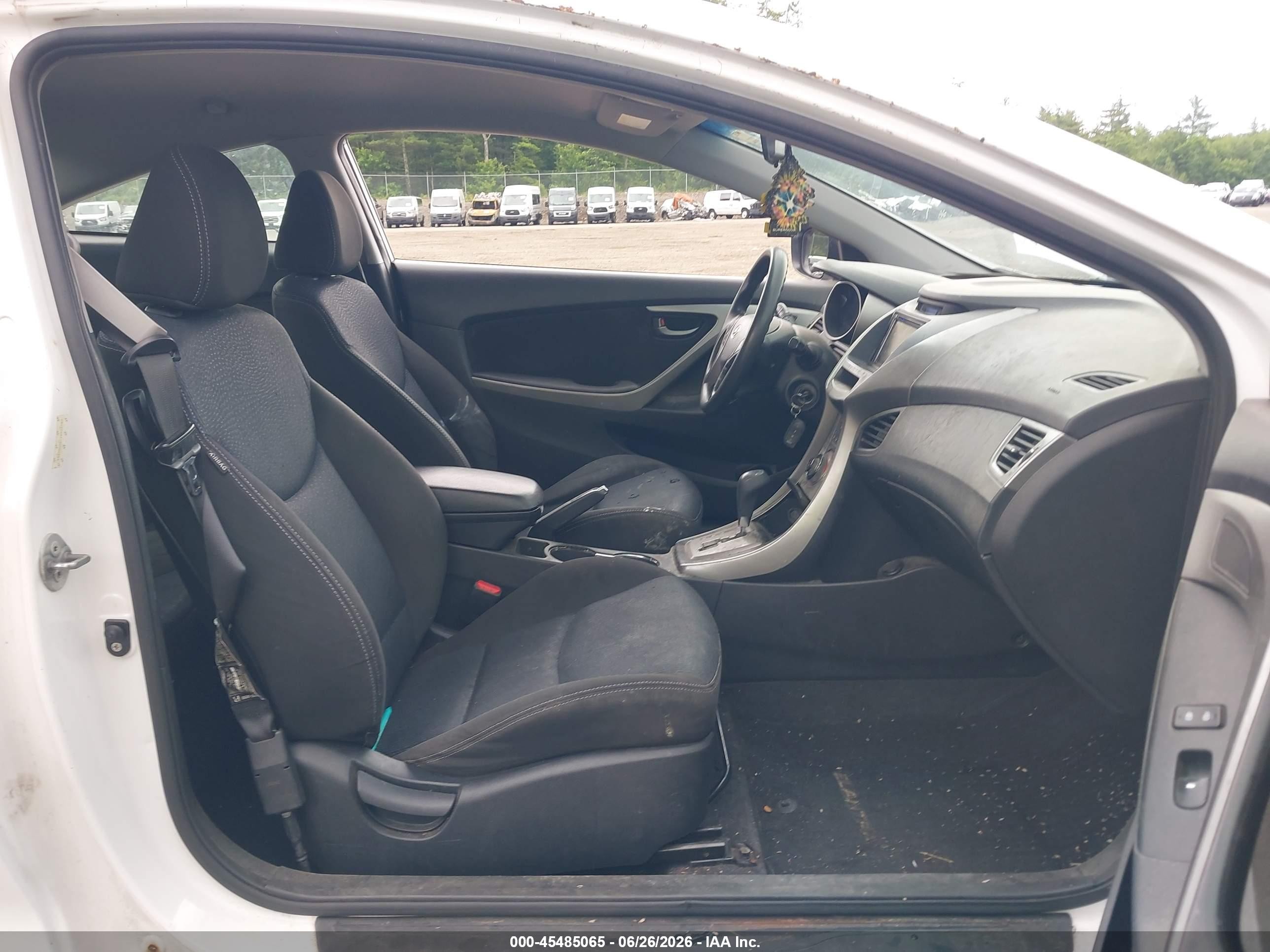 2013 Hyundai Elantra Gs White vin: KMHDH6AE1DU004883