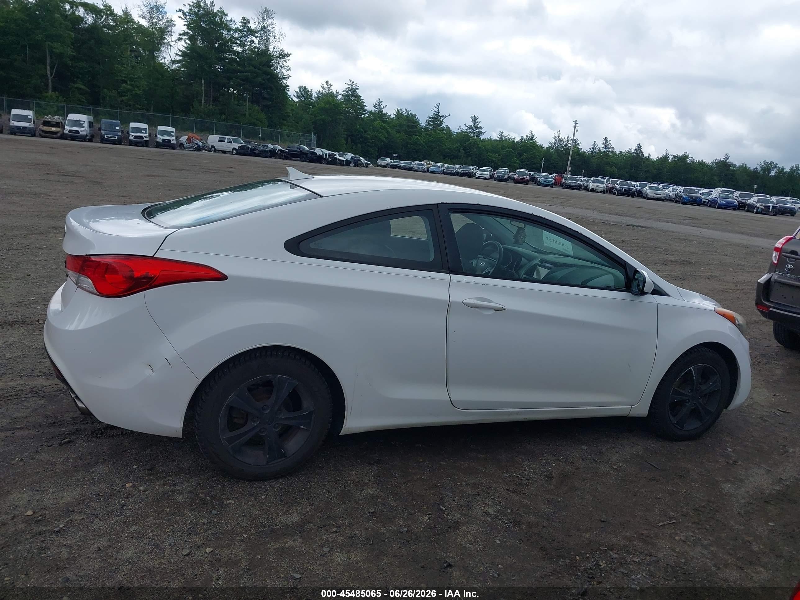 2013 Hyundai Elantra Gs White vin: KMHDH6AE1DU004883