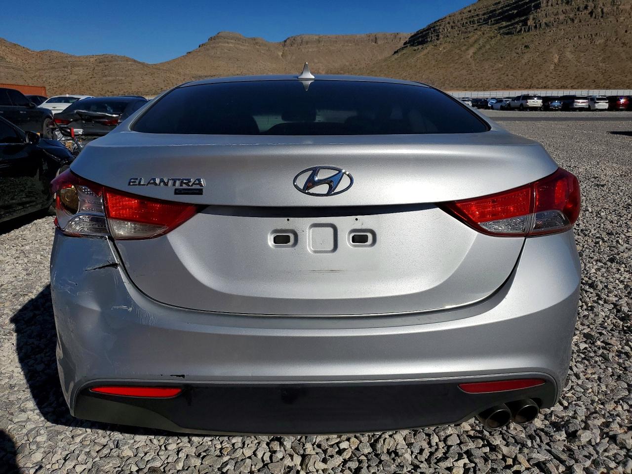 2013 Hyundai Elantra Coupe Gs Silver vin: KMHDH6AE1DU007430