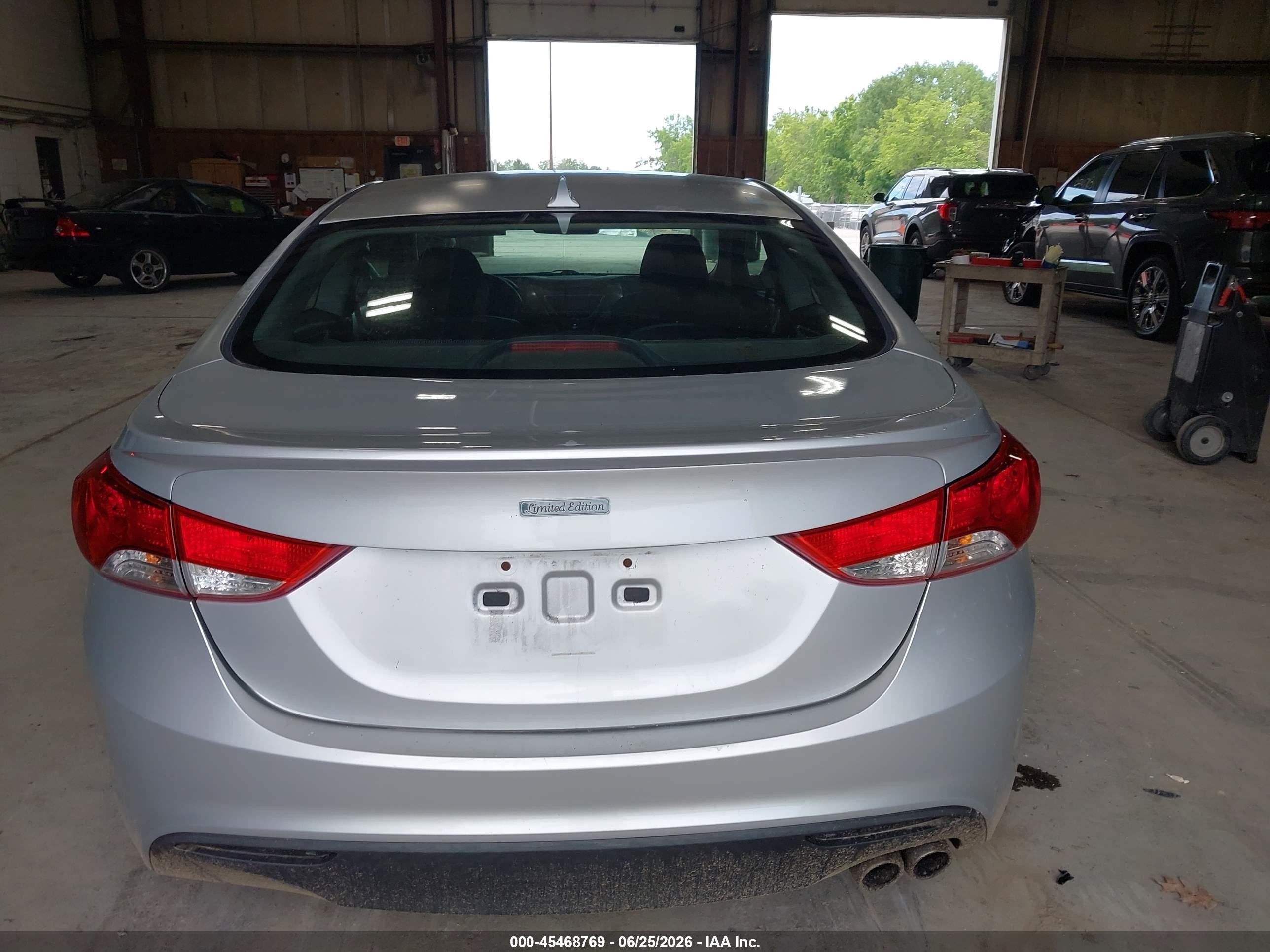 2013 Hyundai Elantra Gs Silver vin: KMHDH6AE2DU005234