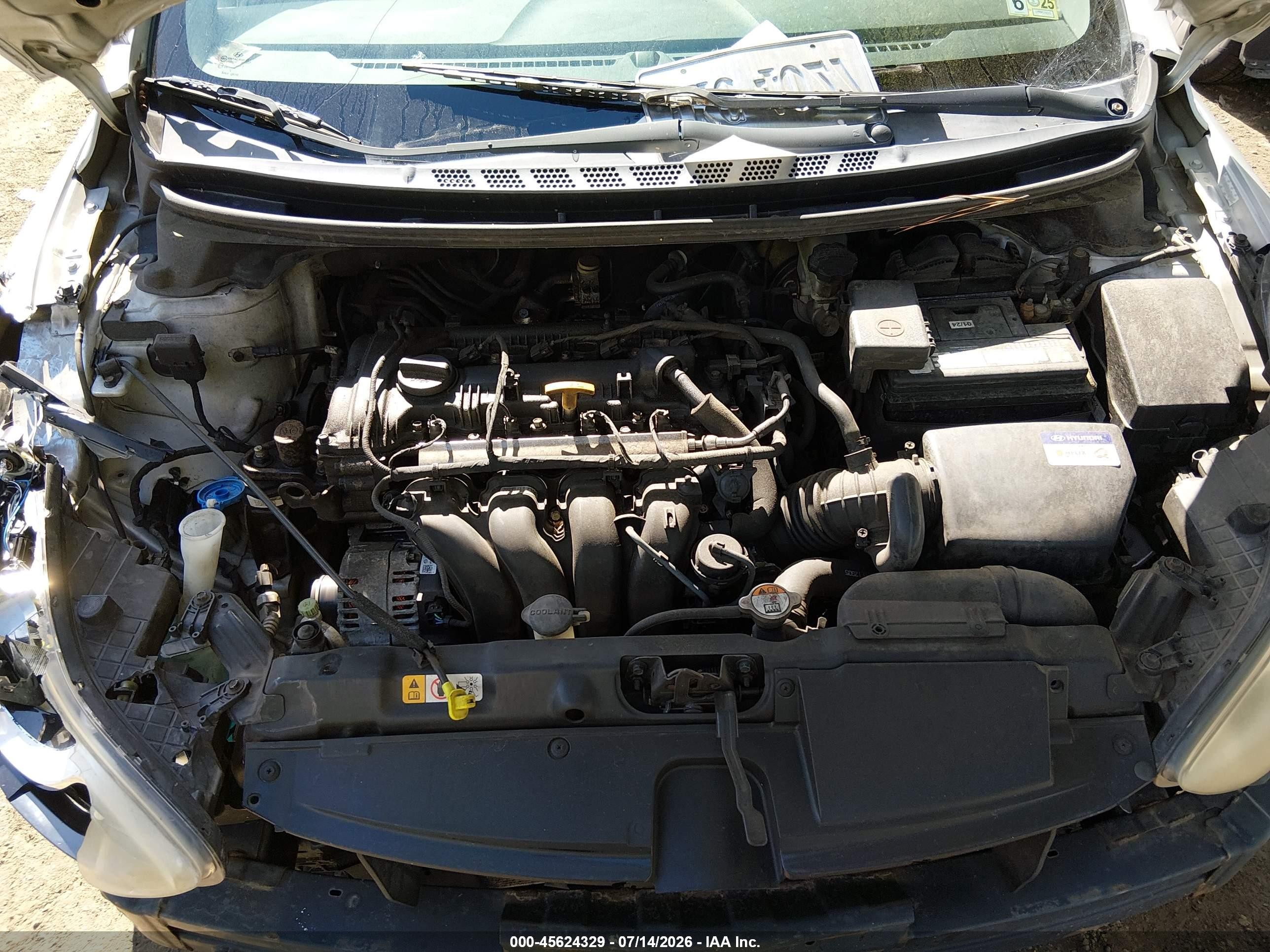 2013 Hyundai Elantra Gs Серебряный vin: KMHDH6AE4DU007681