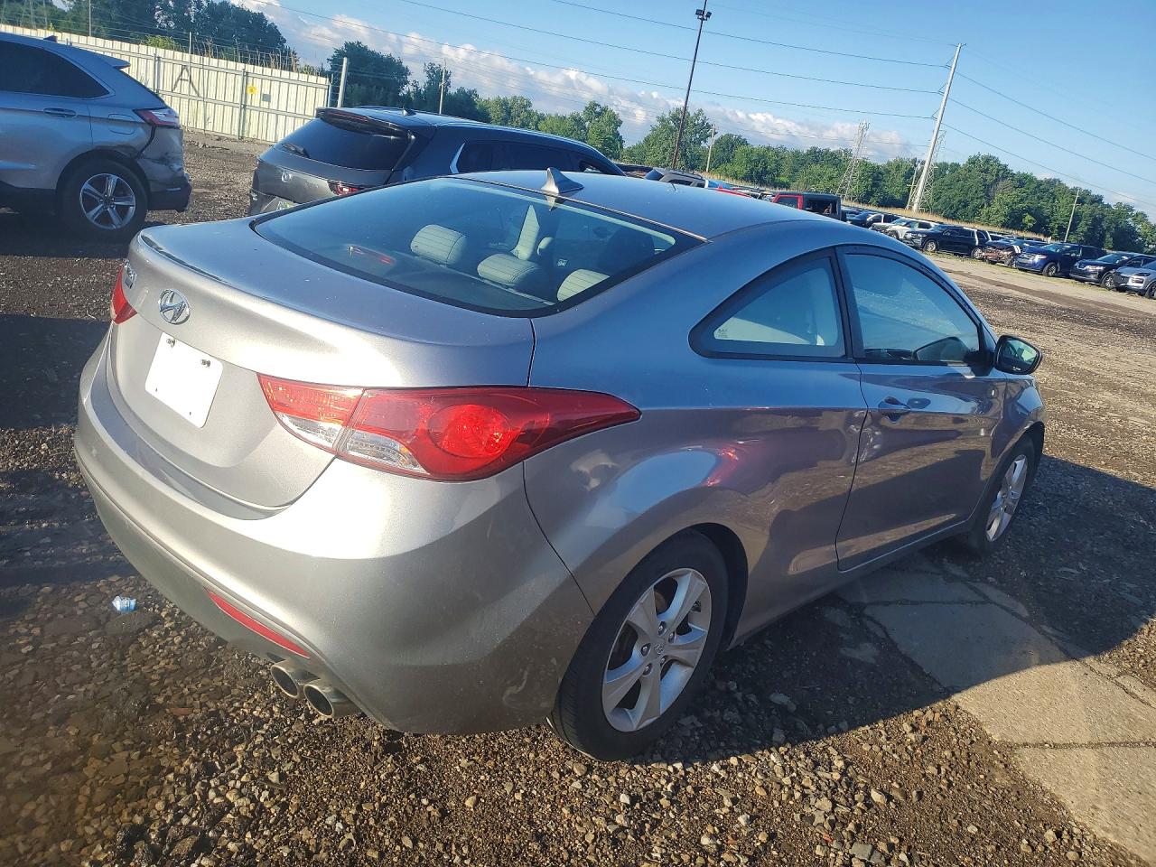 2013 Hyundai Elantra Coupe Gs Silver vin: KMHDH6AE4DU012556
