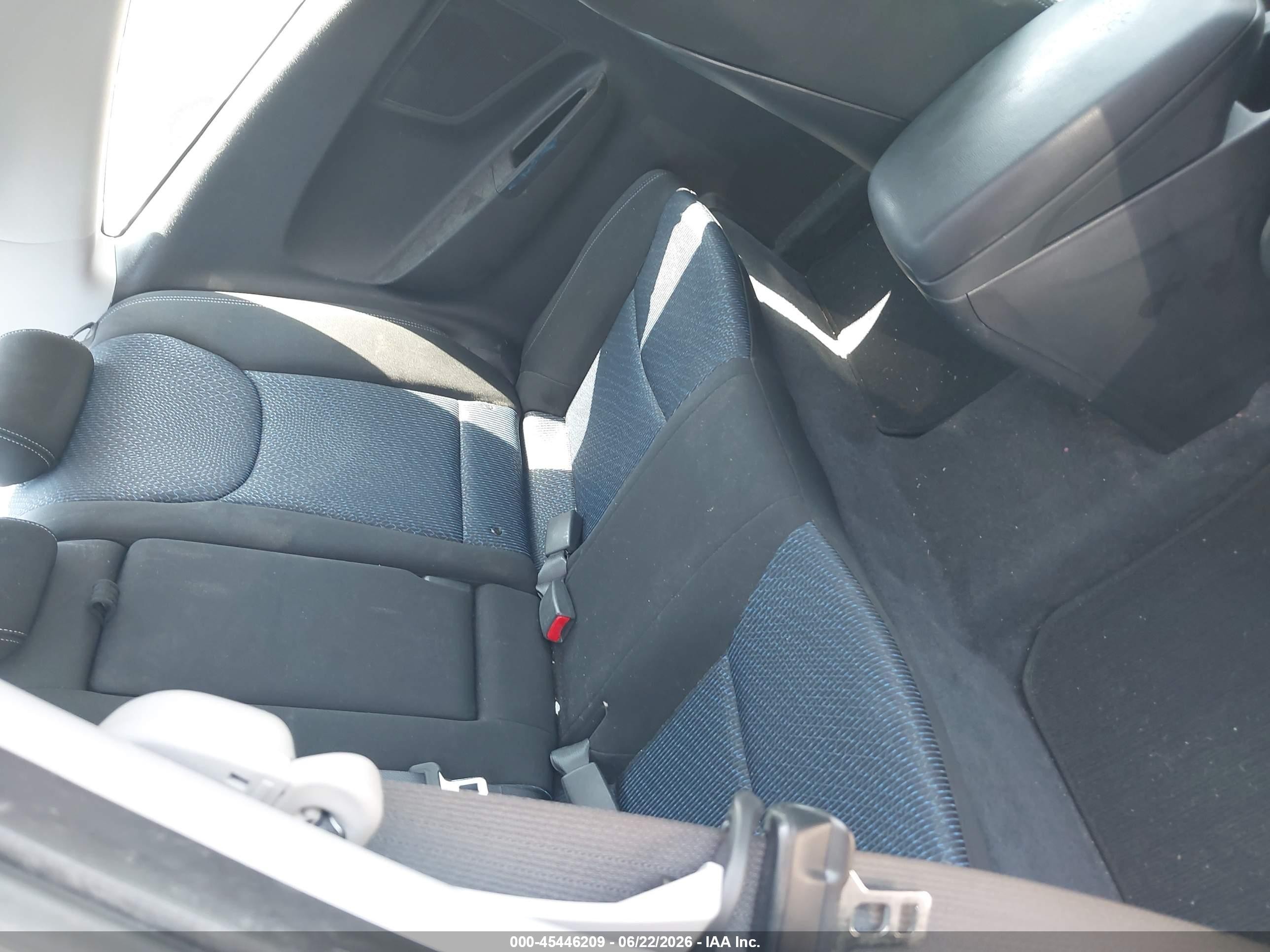2013 Hyundai Elantra Gs Silver vin: KMHDH6AE4DU018518