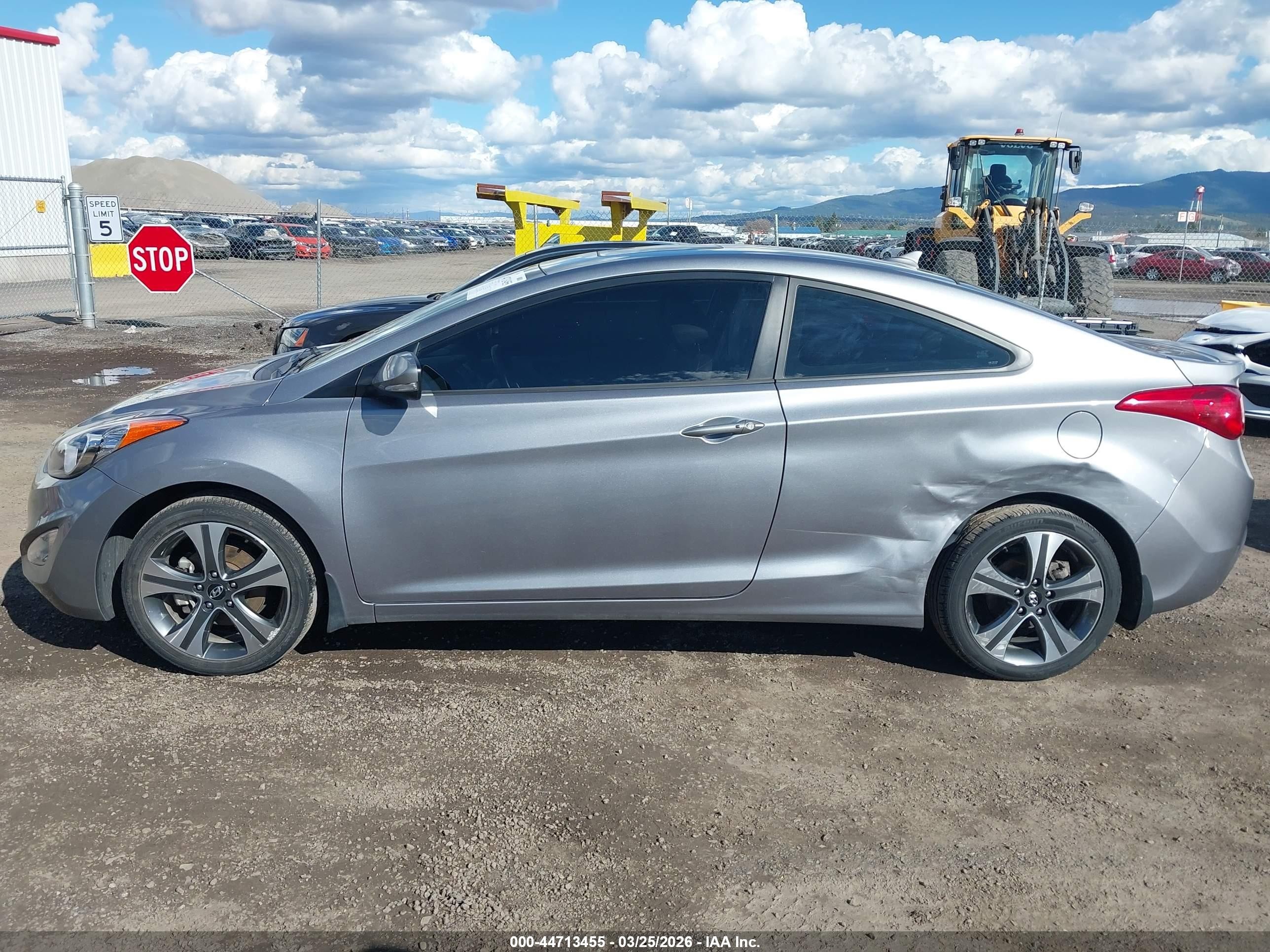 2013 Hyundai Elantra Se Gray vin: KMHDH6AE5DU005373