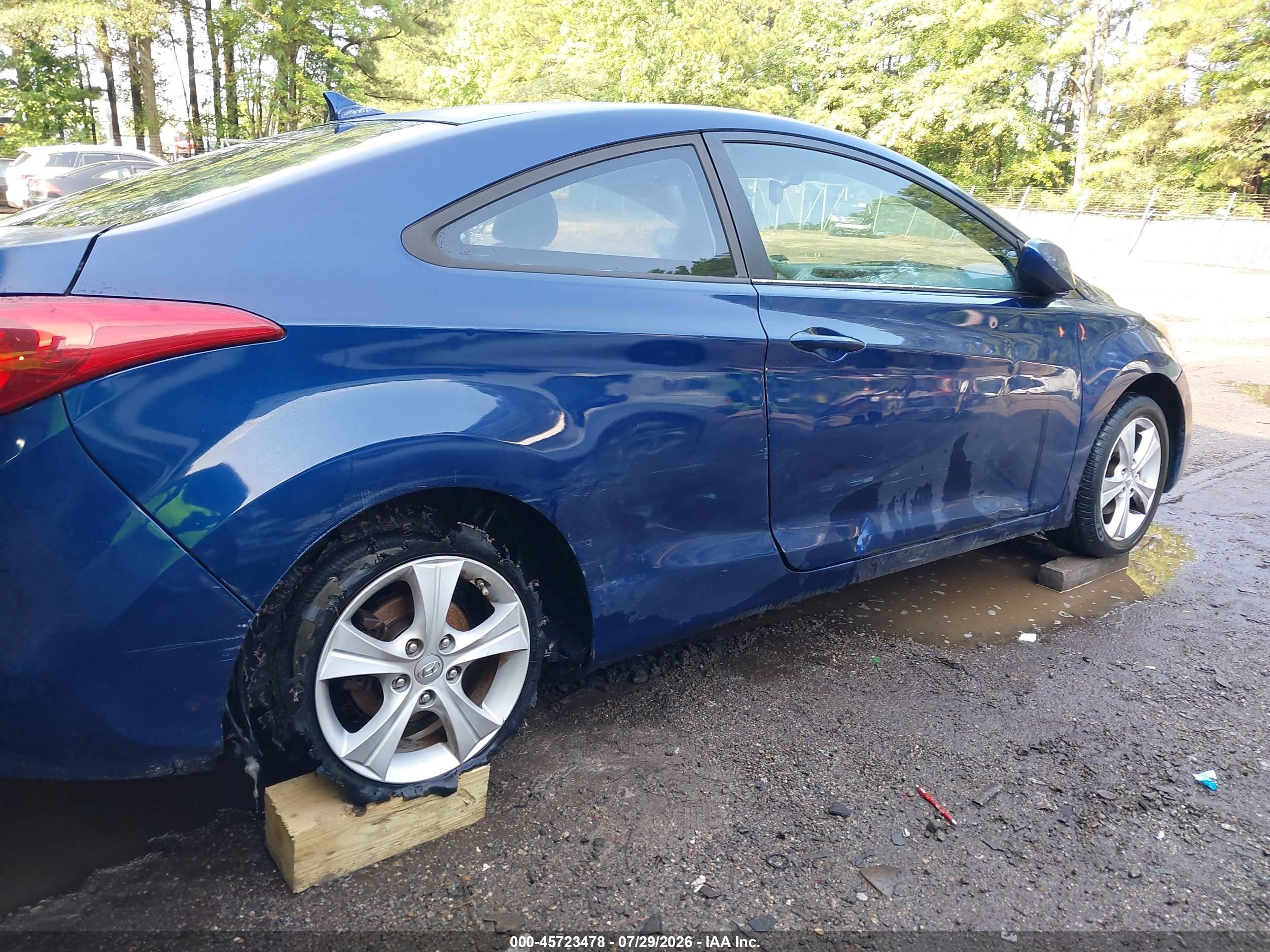 2013 Hyundai Elantra Gs Blue vin: KMHDH6AE7DU007139