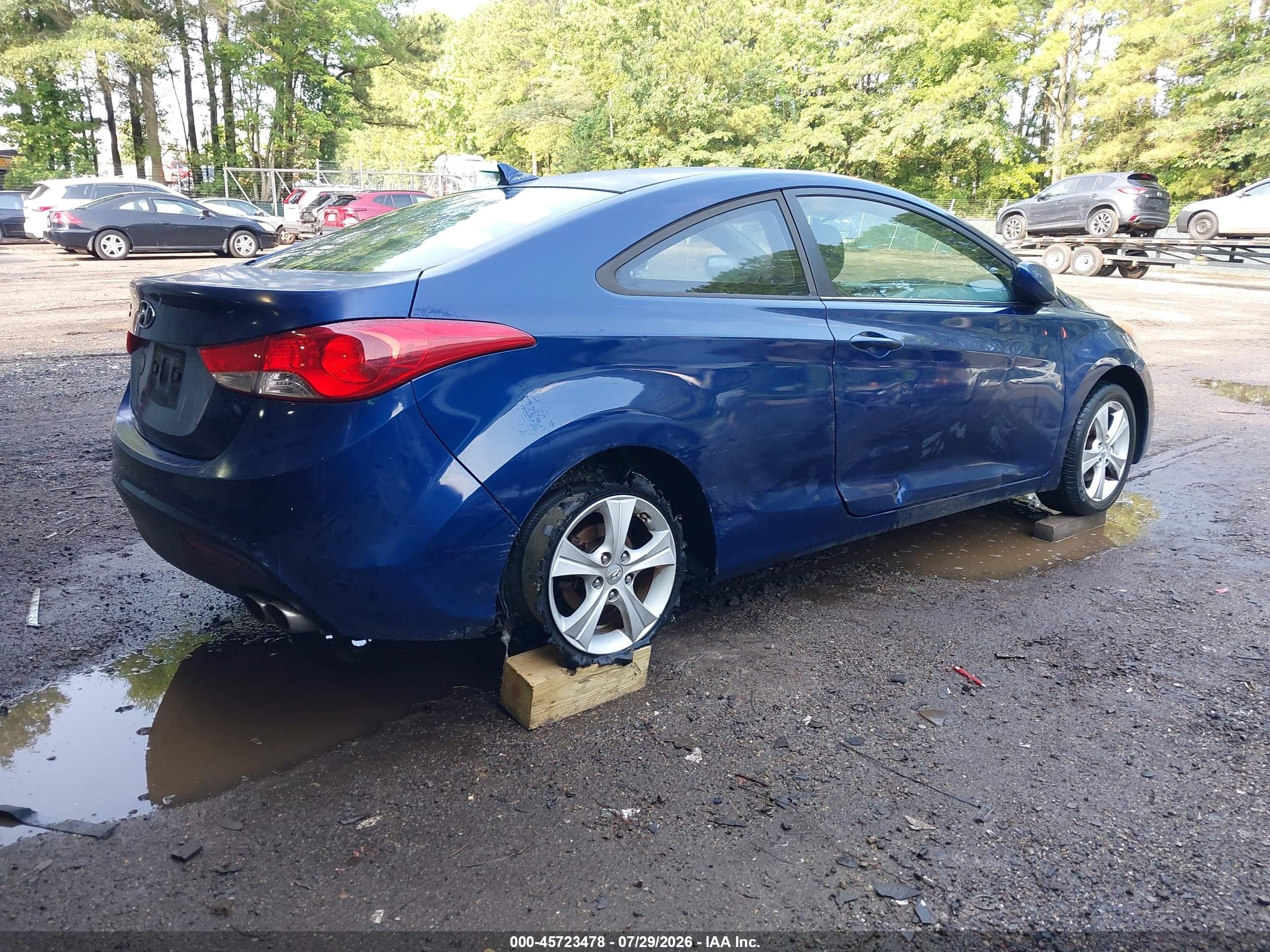 2013 Hyundai Elantra Gs Blue vin: KMHDH6AE7DU007139