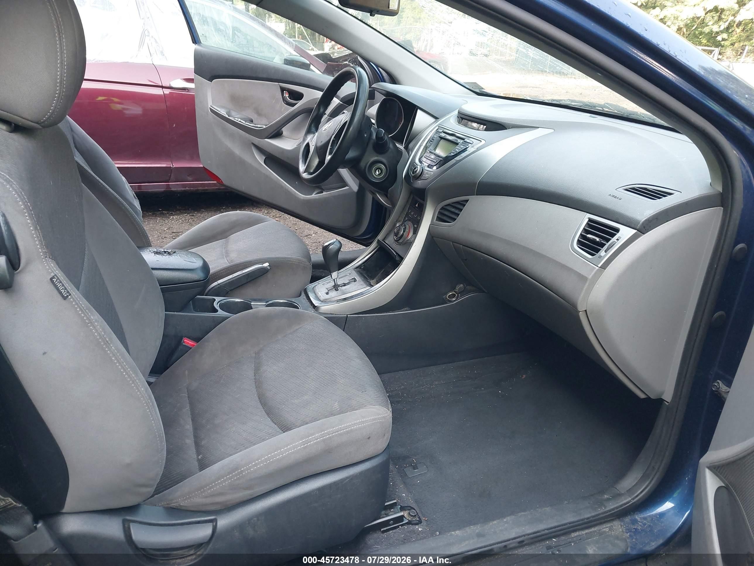 2013 Hyundai Elantra Gs Blue vin: KMHDH6AE7DU007139