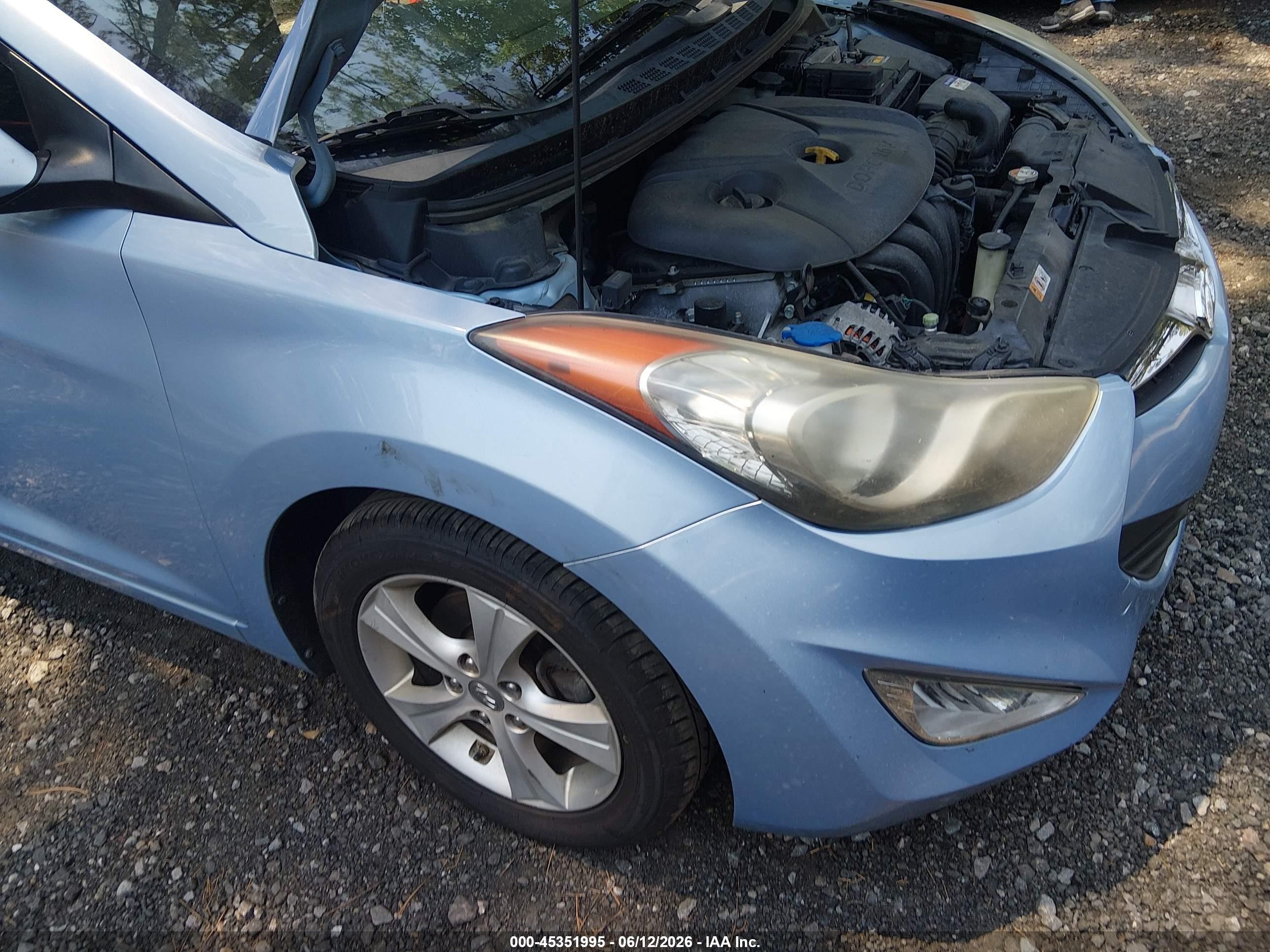 2013 Hyundai Elantra Gs Blue vin: KMHDH6AE7DU014219