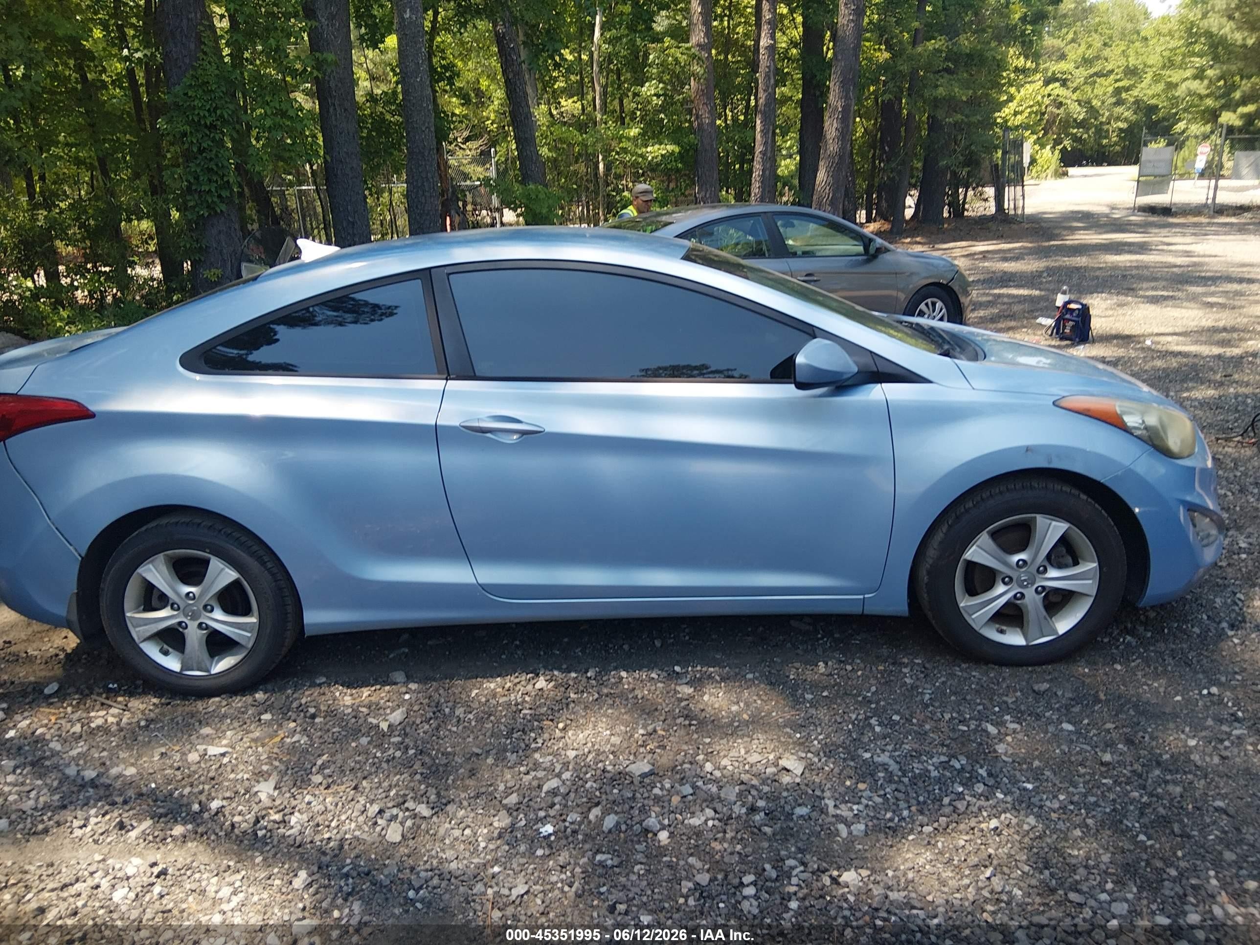2013 Hyundai Elantra Gs Blue vin: KMHDH6AE7DU014219