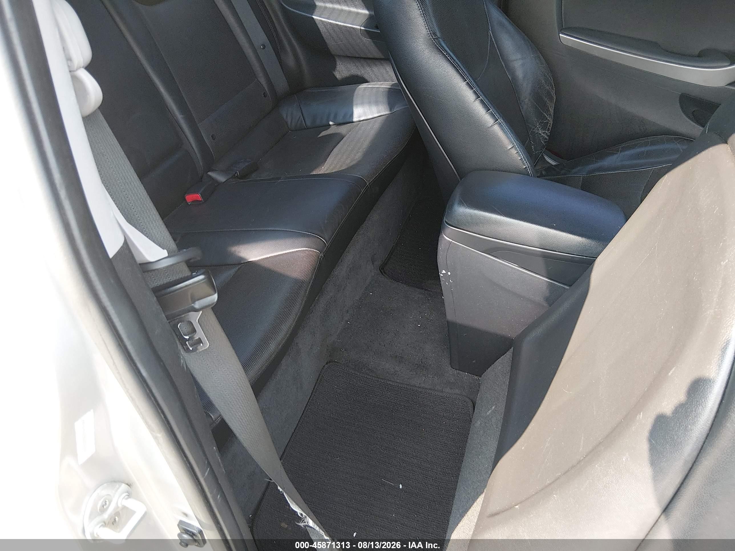 2013 Hyundai Elantra Se Silver vin: KMHDH6AE8DU006095