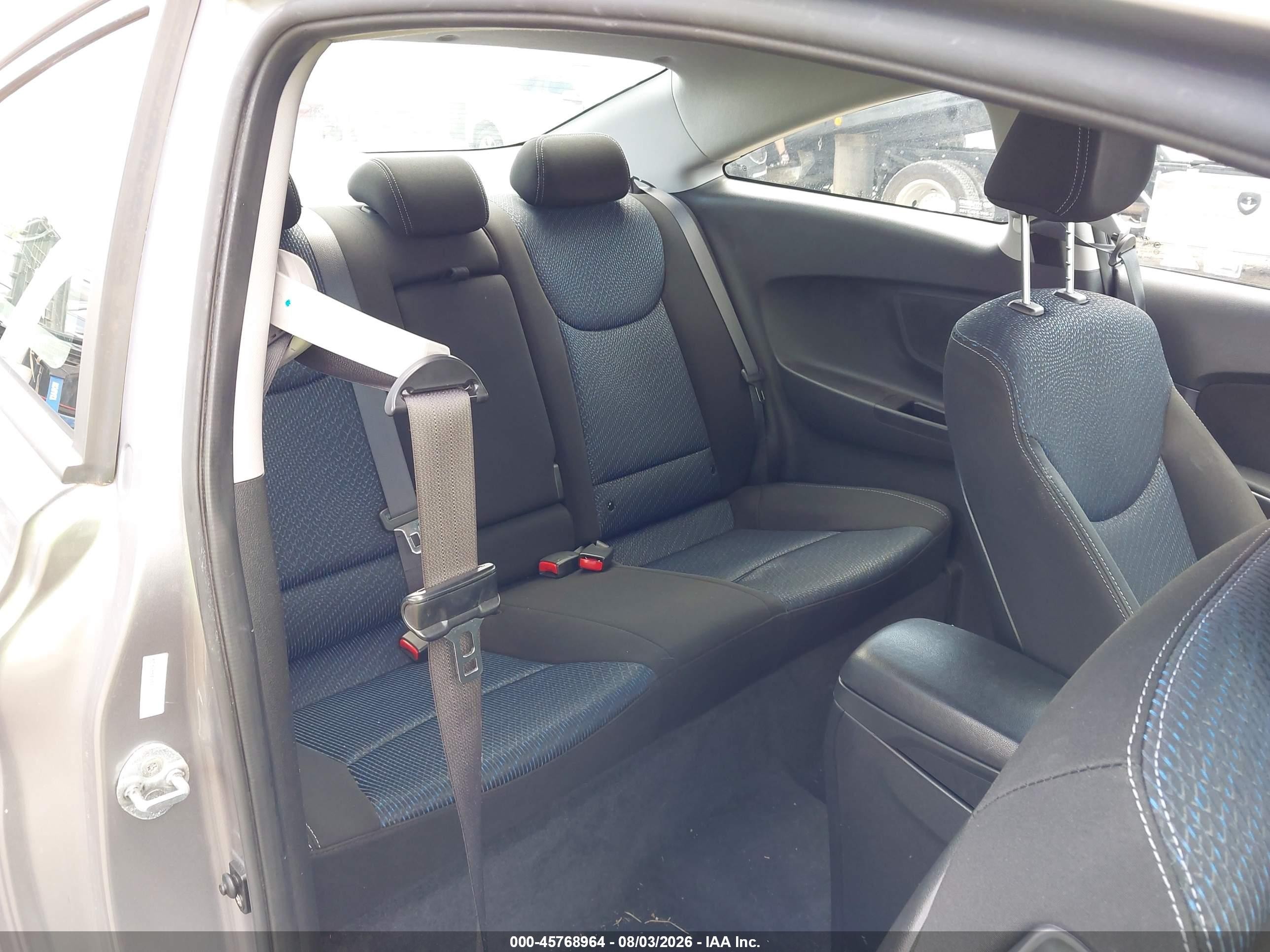 2013 Hyundai Elantra Gs Silver vin: KMHDH6AE8DU009255