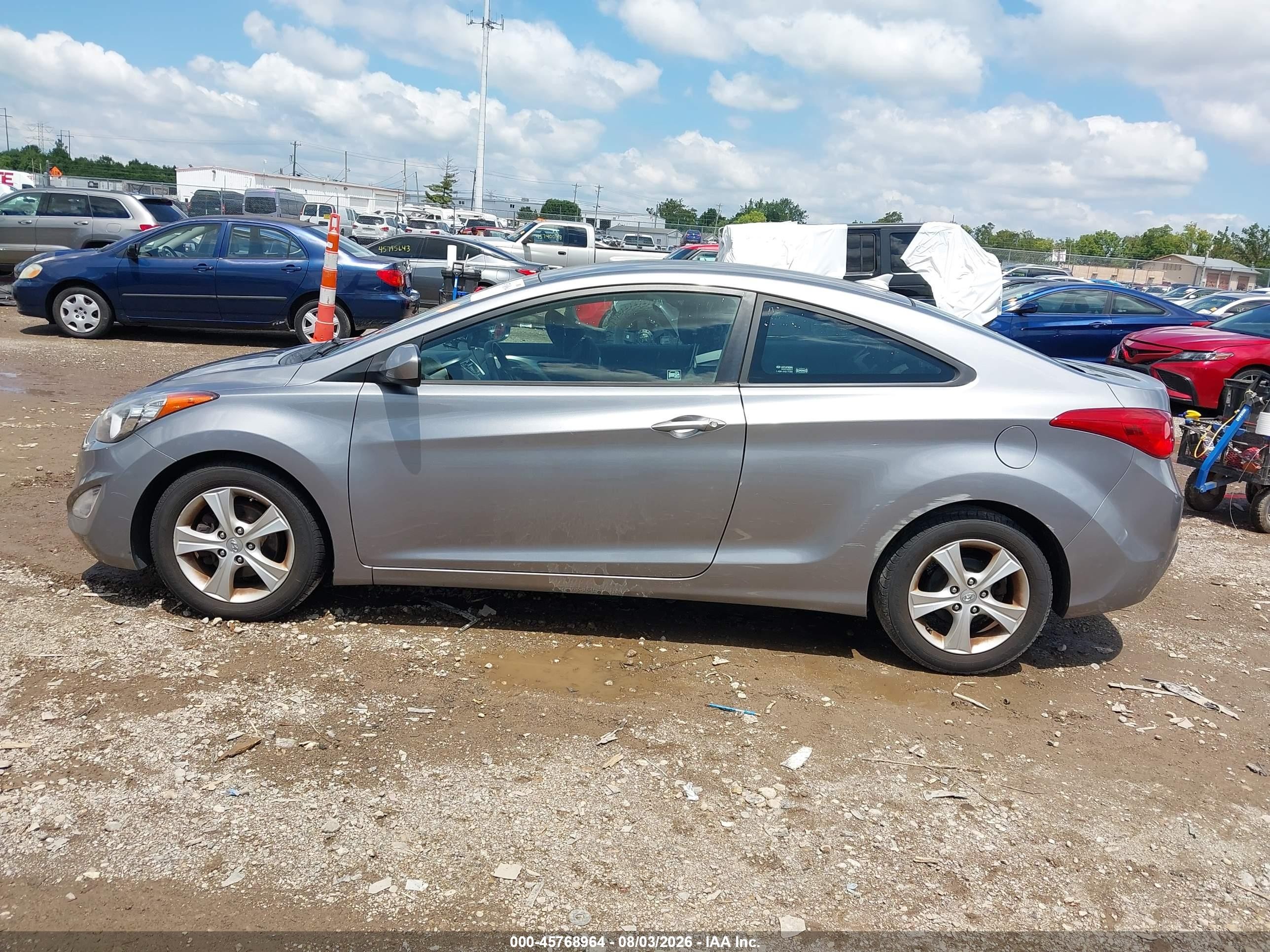 2013 Hyundai Elantra Gs Silver vin: KMHDH6AE8DU009255