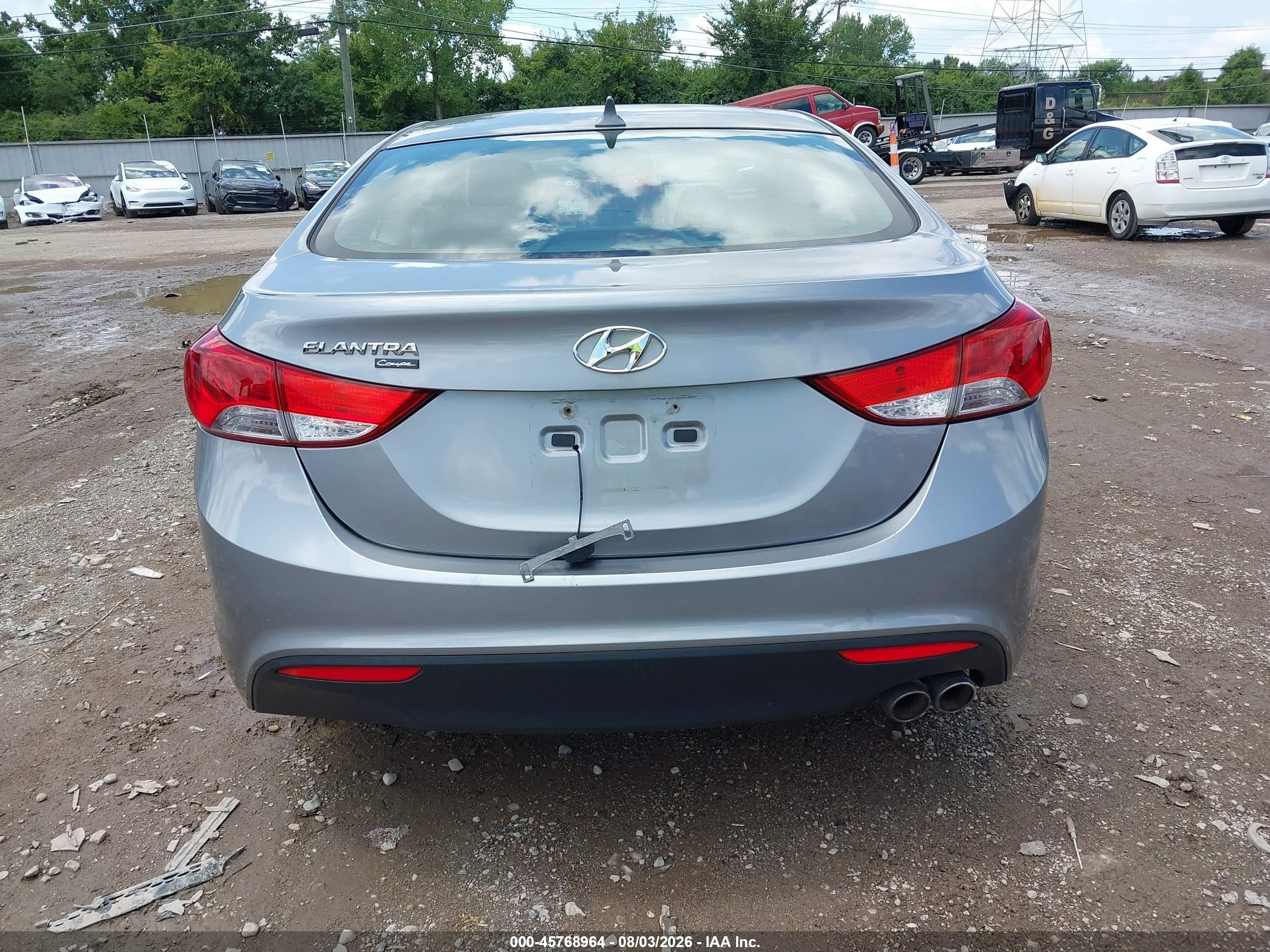2013 Hyundai Elantra Gs Silver vin: KMHDH6AE8DU009255