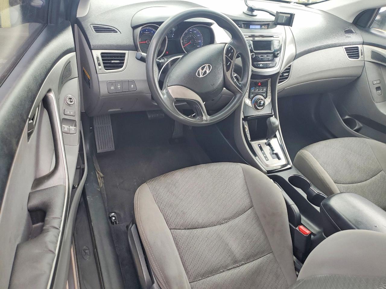 2013 Hyundai Elantra Coupe Gs Серебряный vin: KMHDH6AE8DU022507