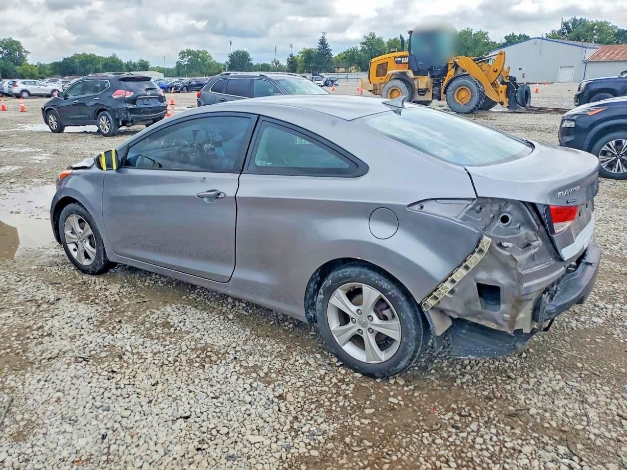 2013 Hyundai Elantra Coupe Gs Серебряный vin: KMHDH6AE8DU022507