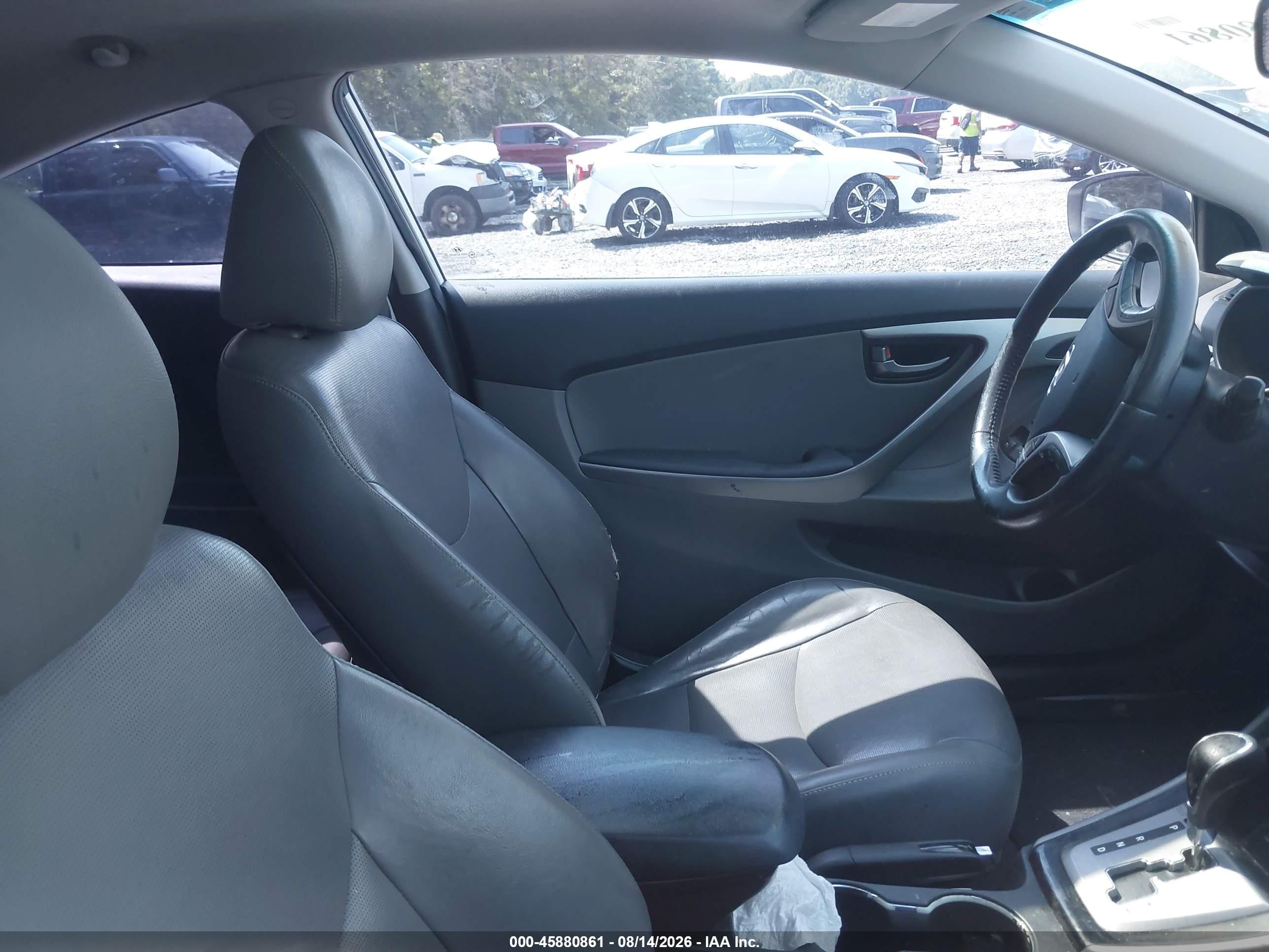 2013 Hyundai Elantra Se White vin: KMHDH6AE8DU022796