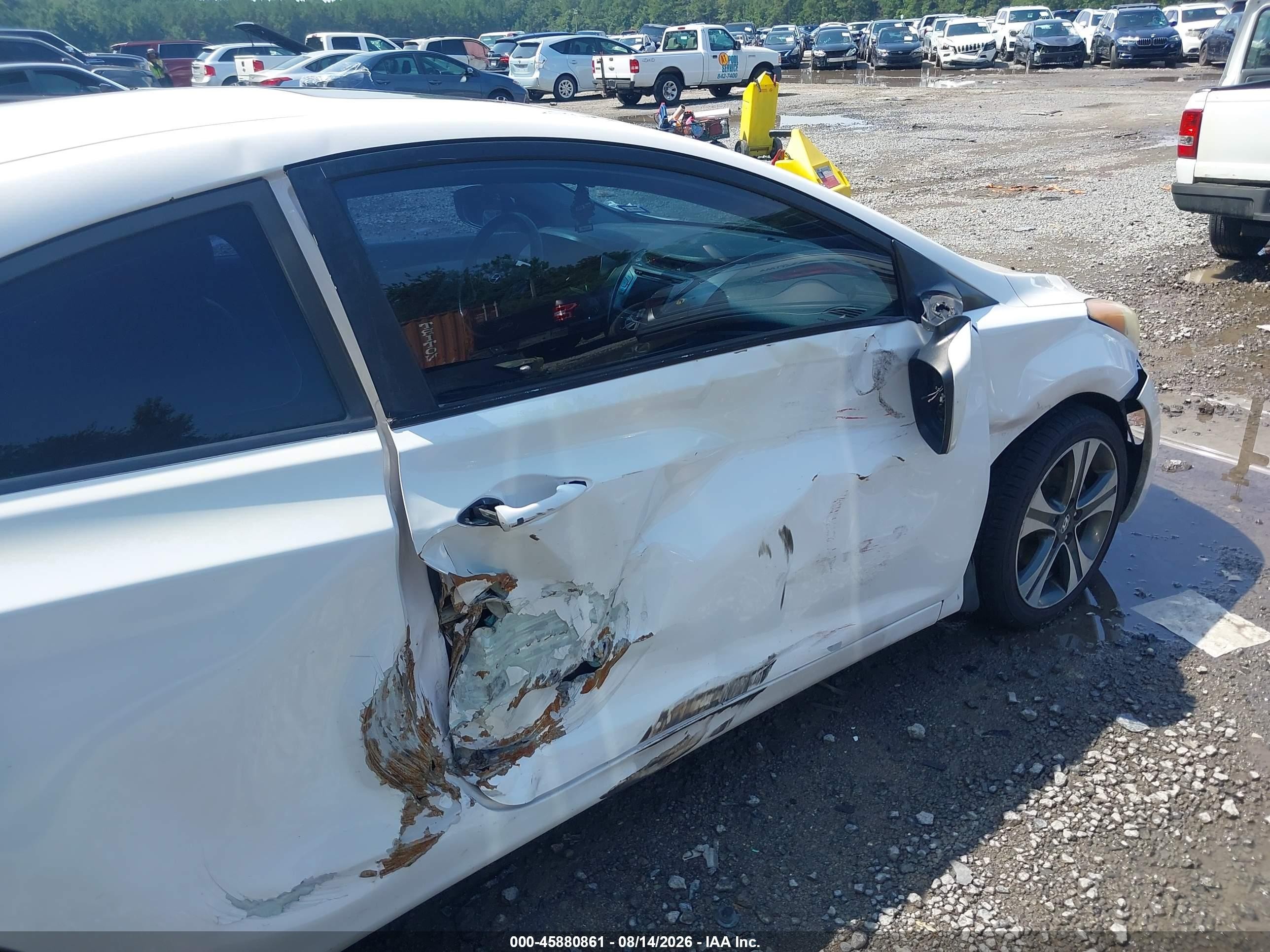 2013 Hyundai Elantra Se White vin: KMHDH6AE8DU022796