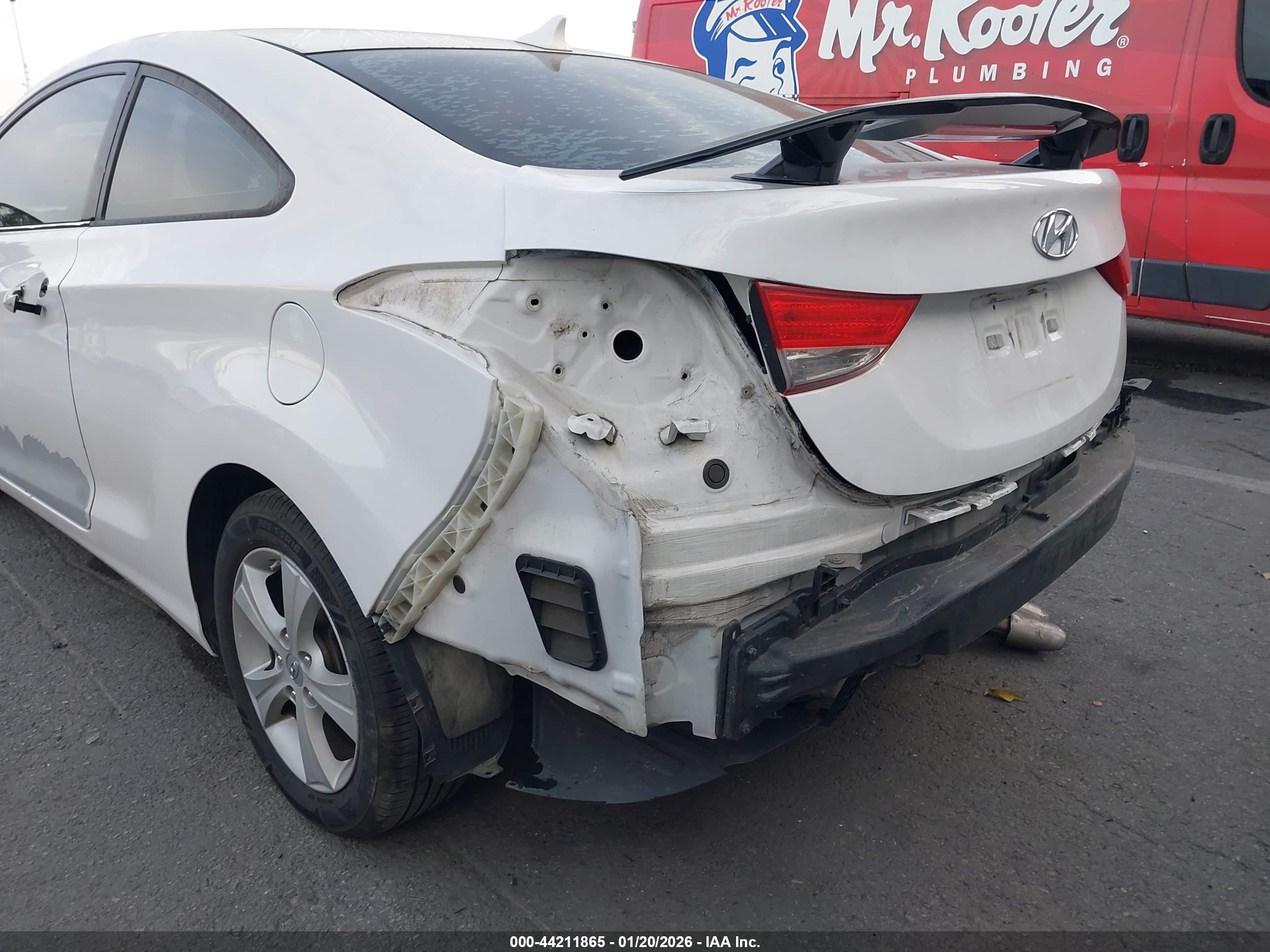 2013 Hyundai Elantra Gs White vin: KMHDH6AE9DU004551