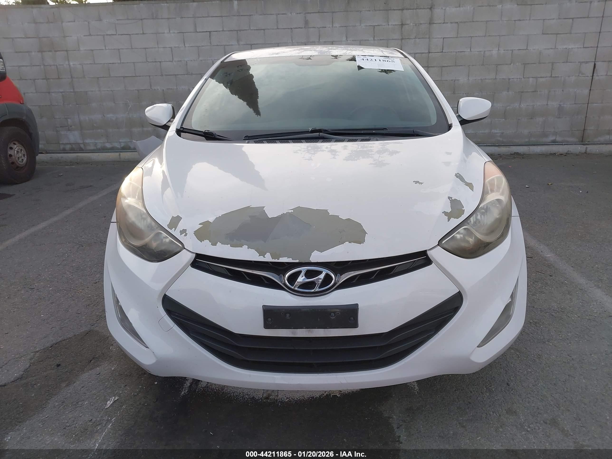 2013 Hyundai Elantra Gs White vin: KMHDH6AE9DU004551
