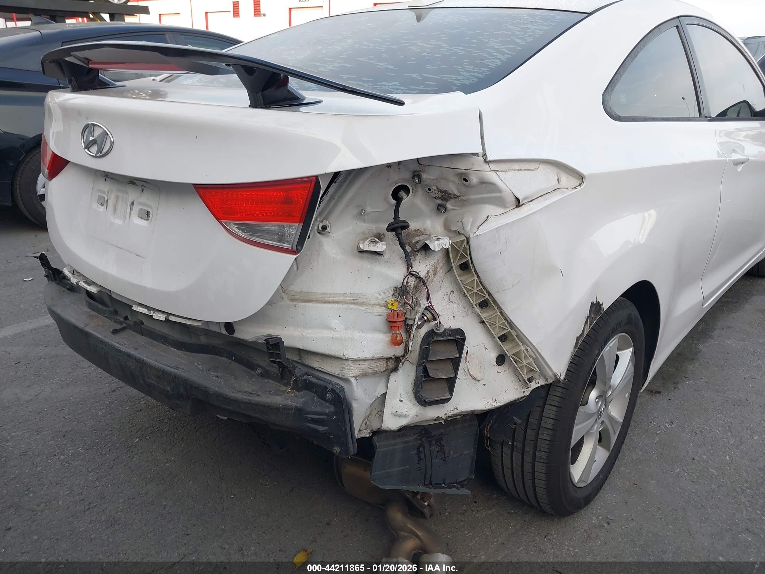 2013 Hyundai Elantra Gs White vin: KMHDH6AE9DU004551
