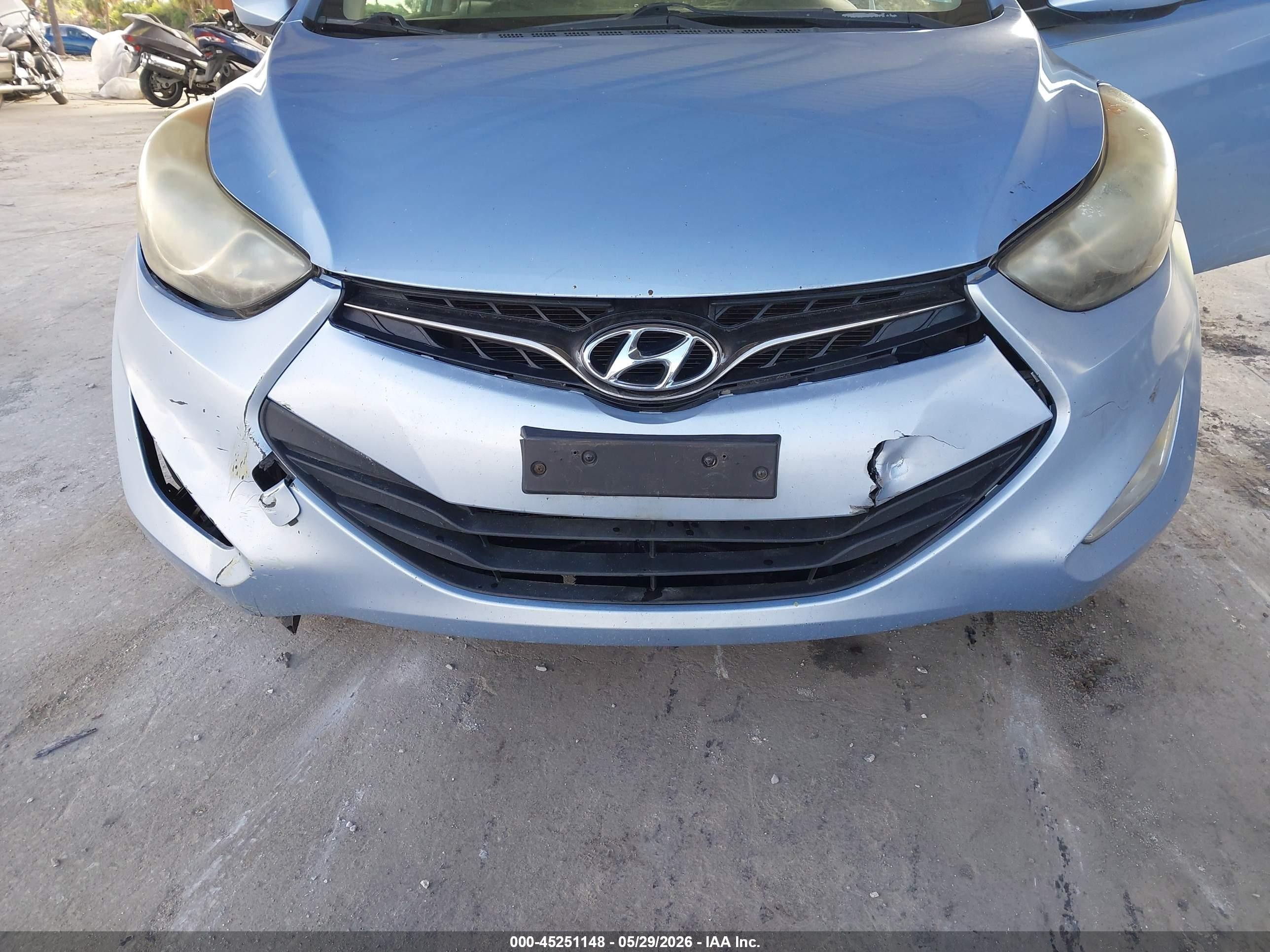 2013 Hyundai Elantra Gs Blue vin: KMHDH6AEXDU009547