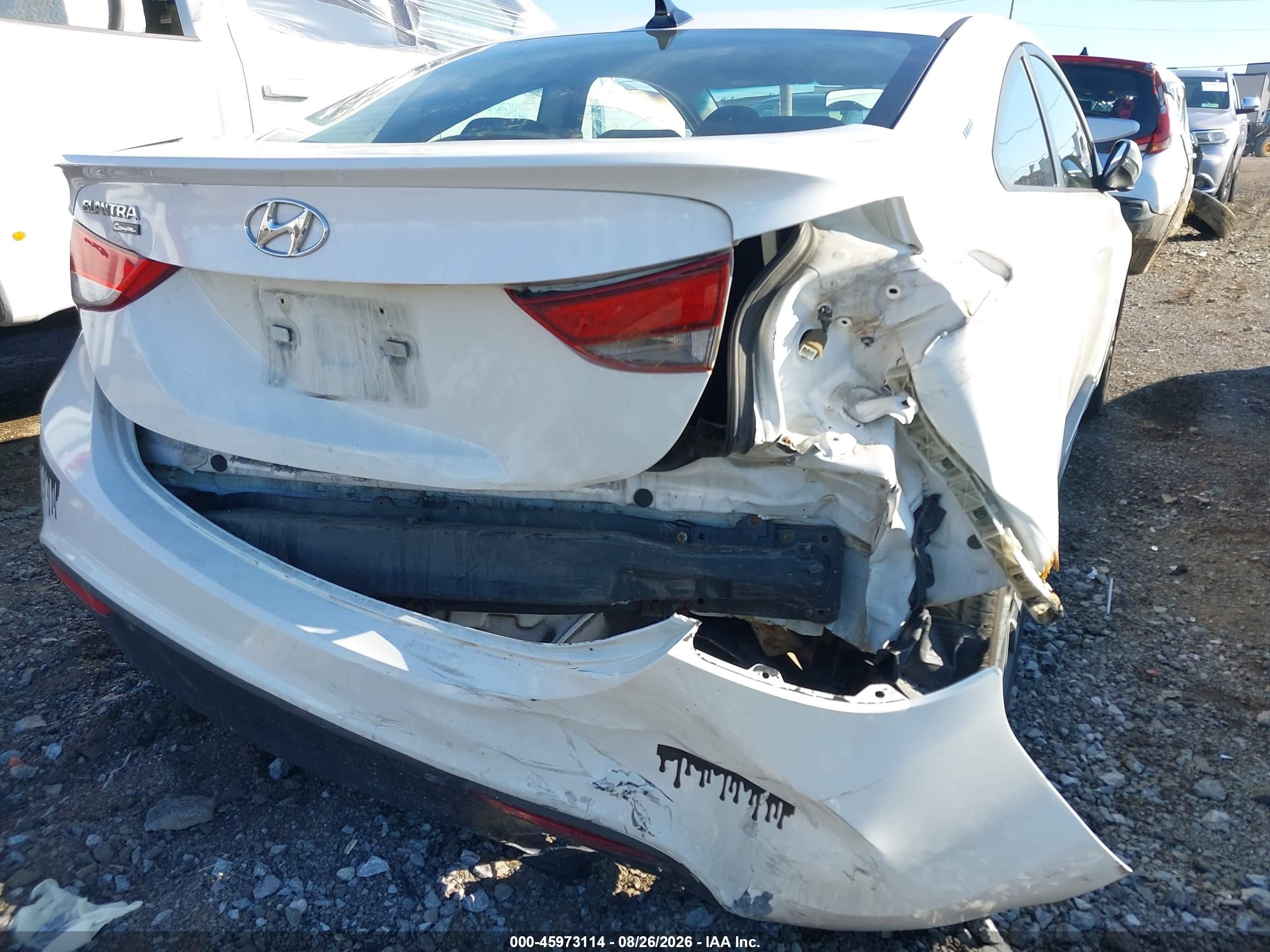 2014 Hyundai Elantra White vin: KMHDH6AH0EU027700