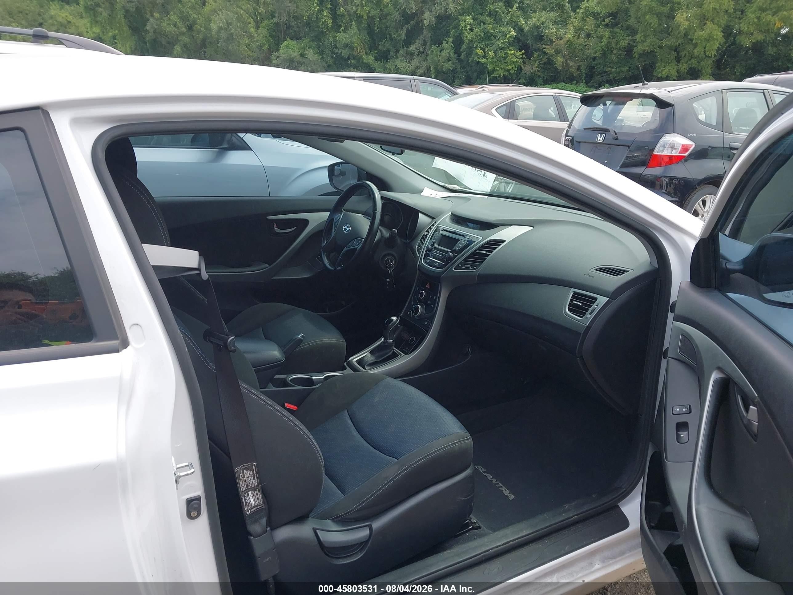 2014 Hyundai Elantra   White vin: KMHDH6AH0EU028524