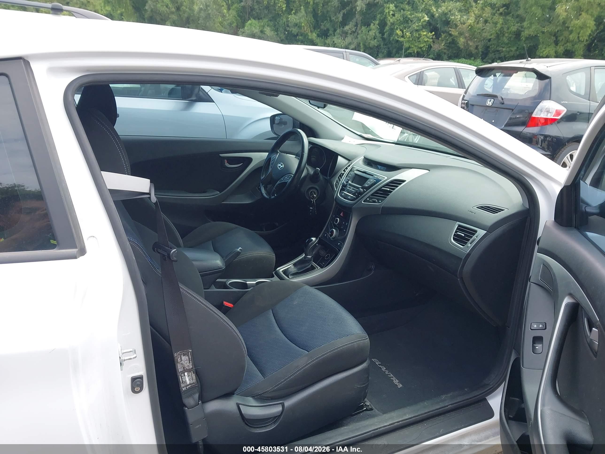 2014 Hyundai Elantra   White vin: KMHDH6AH0EU028524