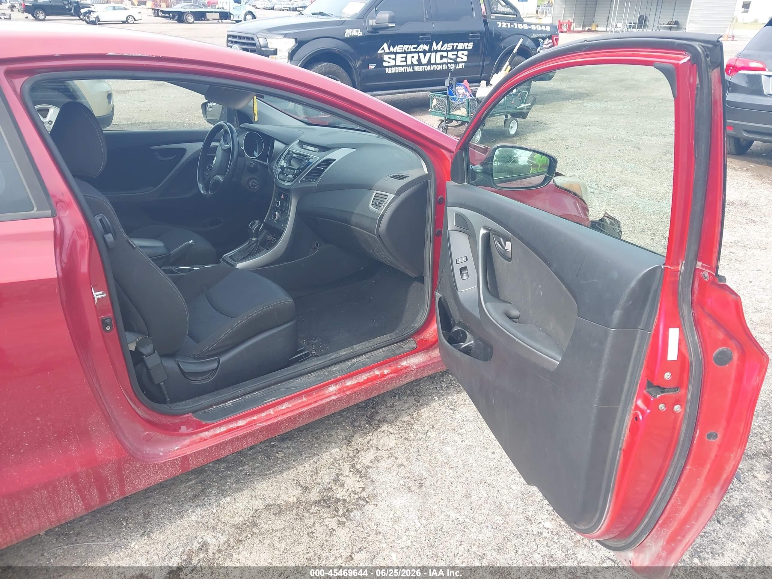 2014 Hyundai Elantra   Red vin: KMHDH6AH2EU028895