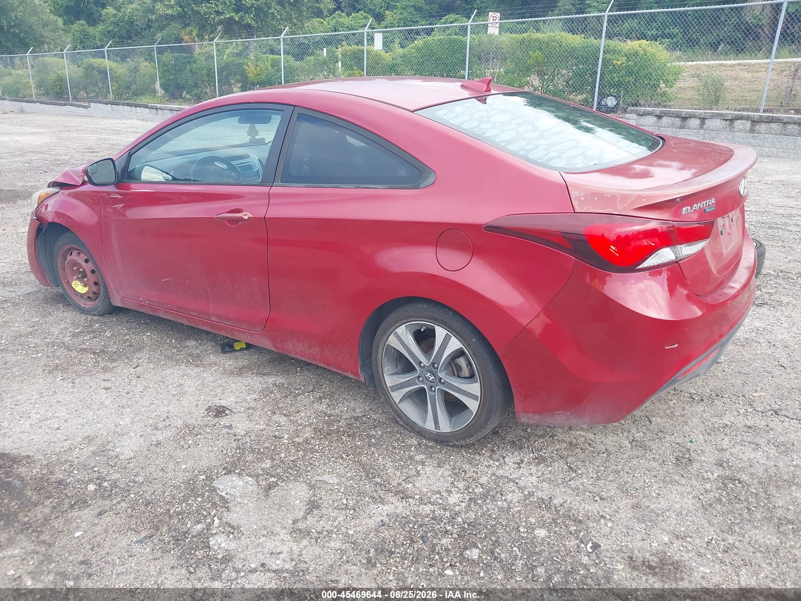 2014 Hyundai Elantra   Red vin: KMHDH6AH2EU028895