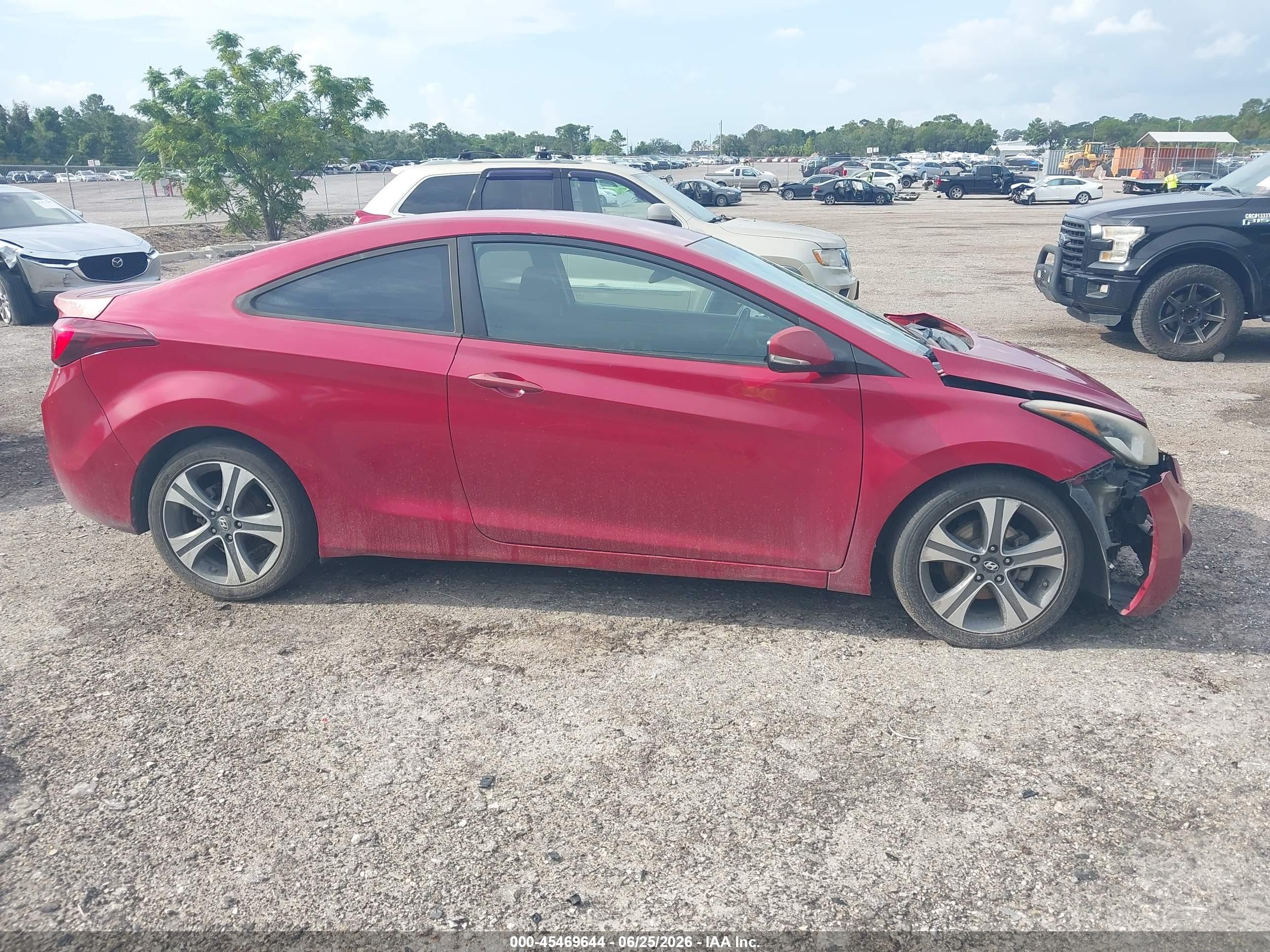 2014 Hyundai Elantra   Red vin: KMHDH6AH2EU028895